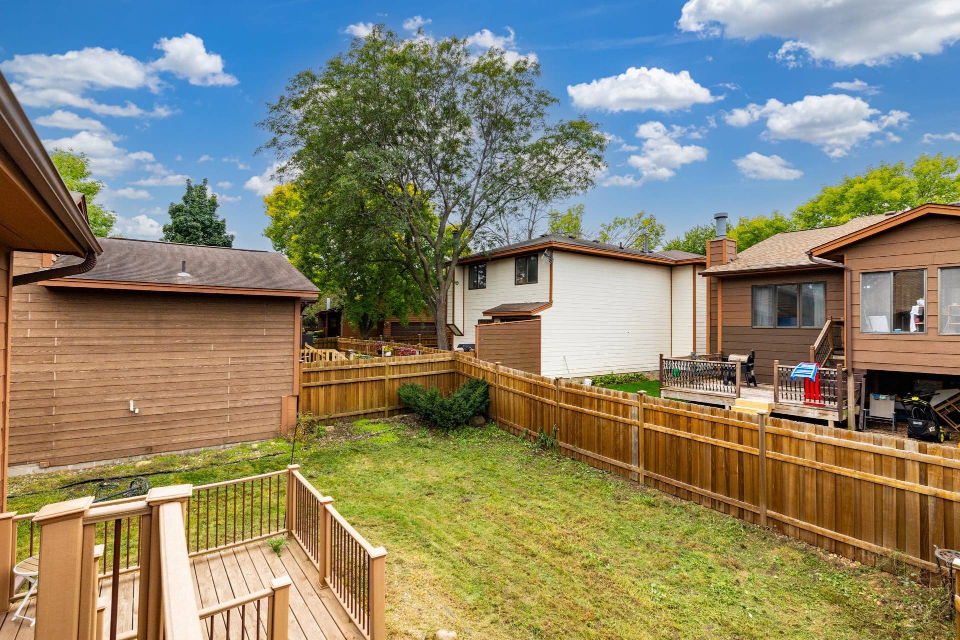 5361 Emerald Way, Apple Valley, MN 55124 5361 Emerald Way, Apple Valley, MN 55124