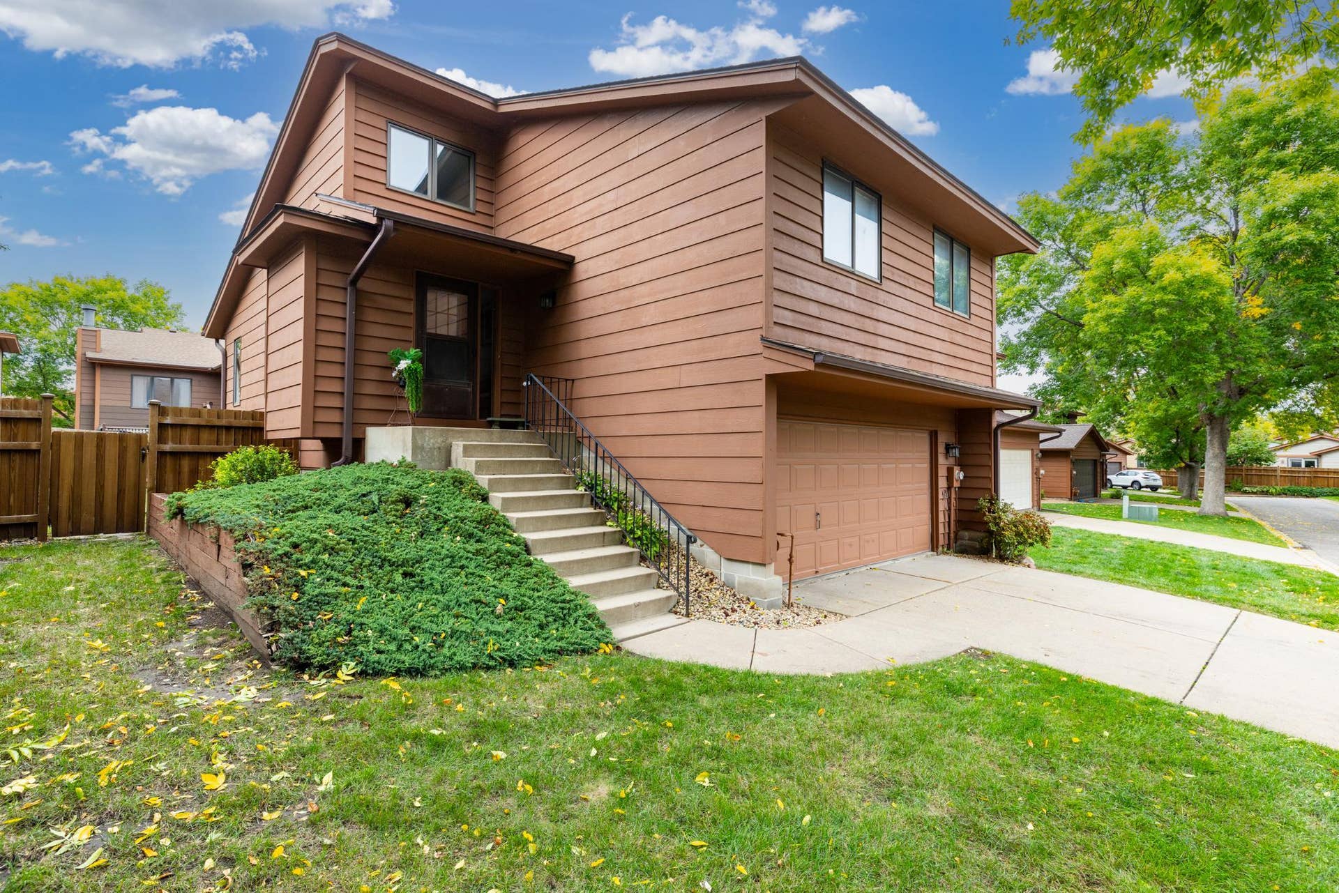 5361 Emerald Way, Apple Valley, MN 55124 5361 Emerald Way, Apple Valley, MN 55124