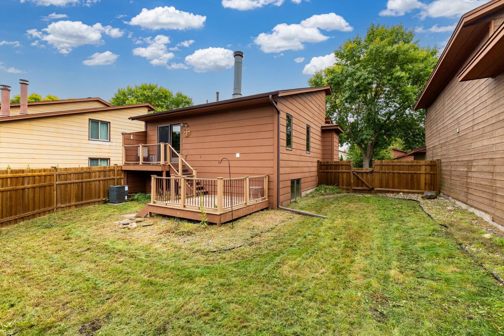 5361 Emerald Way, Apple Valley, MN 55124 5361 Emerald Way, Apple Valley, MN 55124