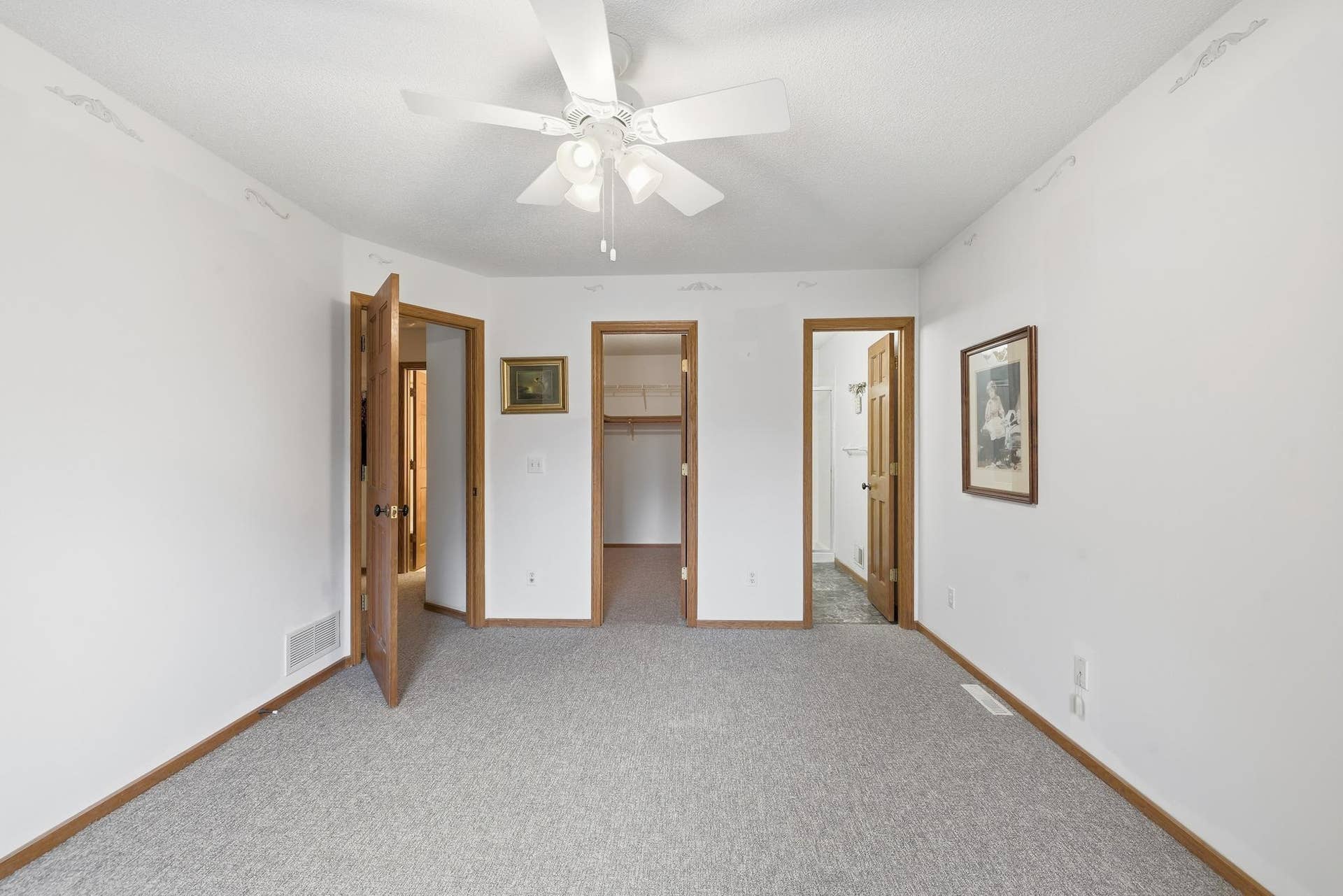 5361 Emerald Way, Apple Valley, MN 55124 5361 Emerald Way, Apple Valley, MN 55124