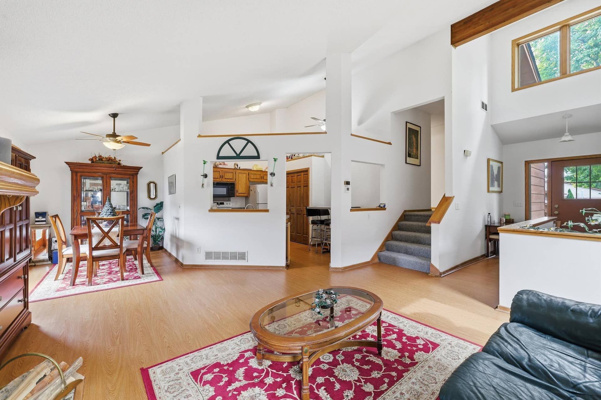 5361 Emerald Way, Apple Valley, MN 55124 5361 Emerald Way, Apple Valley, MN 55124