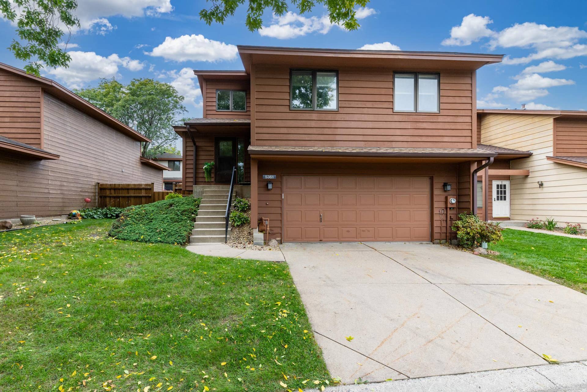 5361 Emerald Way, Apple Valley, MN 55124 5361 Emerald Way, Apple Valley, MN 55124