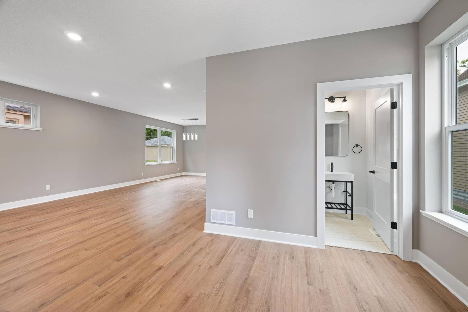 4114 Fremont Avenue N, 81, Minneapolis, MN 55412 05.jpg