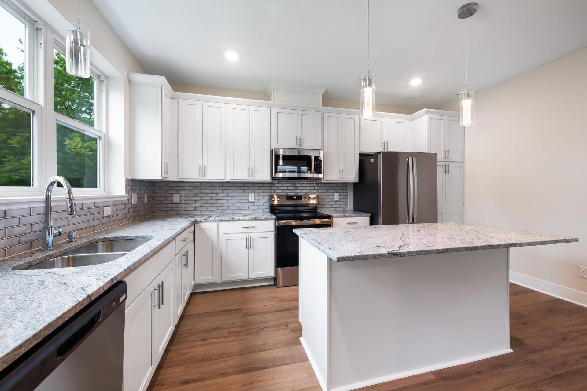 4114 Fremont Avenue N, 81, Minneapolis, MN 55412 09.jpg