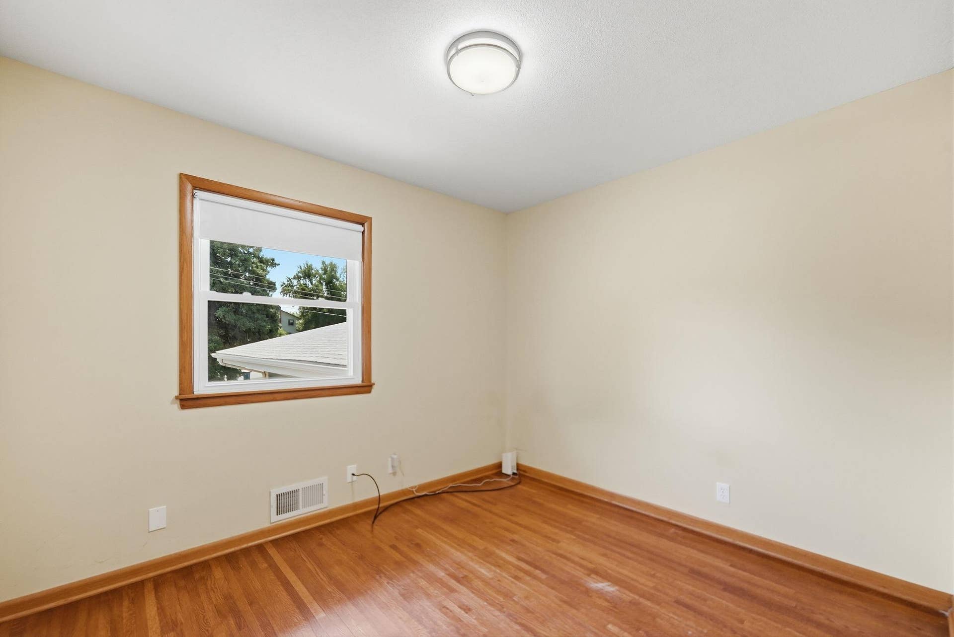 4636 Heritage Hills Drive, Bloomington, MN 55437 27-web-or-mls-DSC01596.jpg
