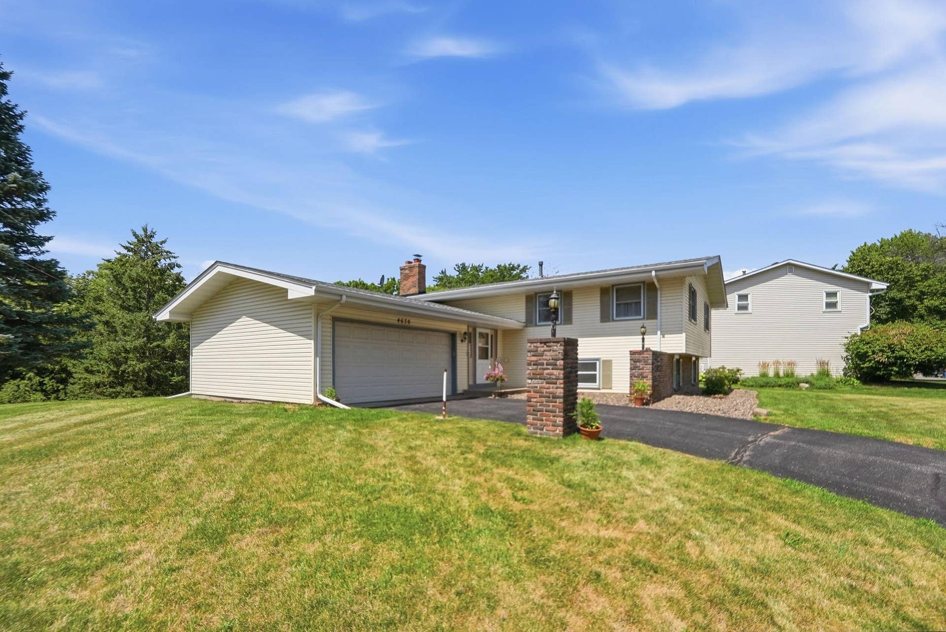 4636 Heritage Hills Drive, Bloomington, MN 55437 4-web-or-mls-DSC01446.jpg