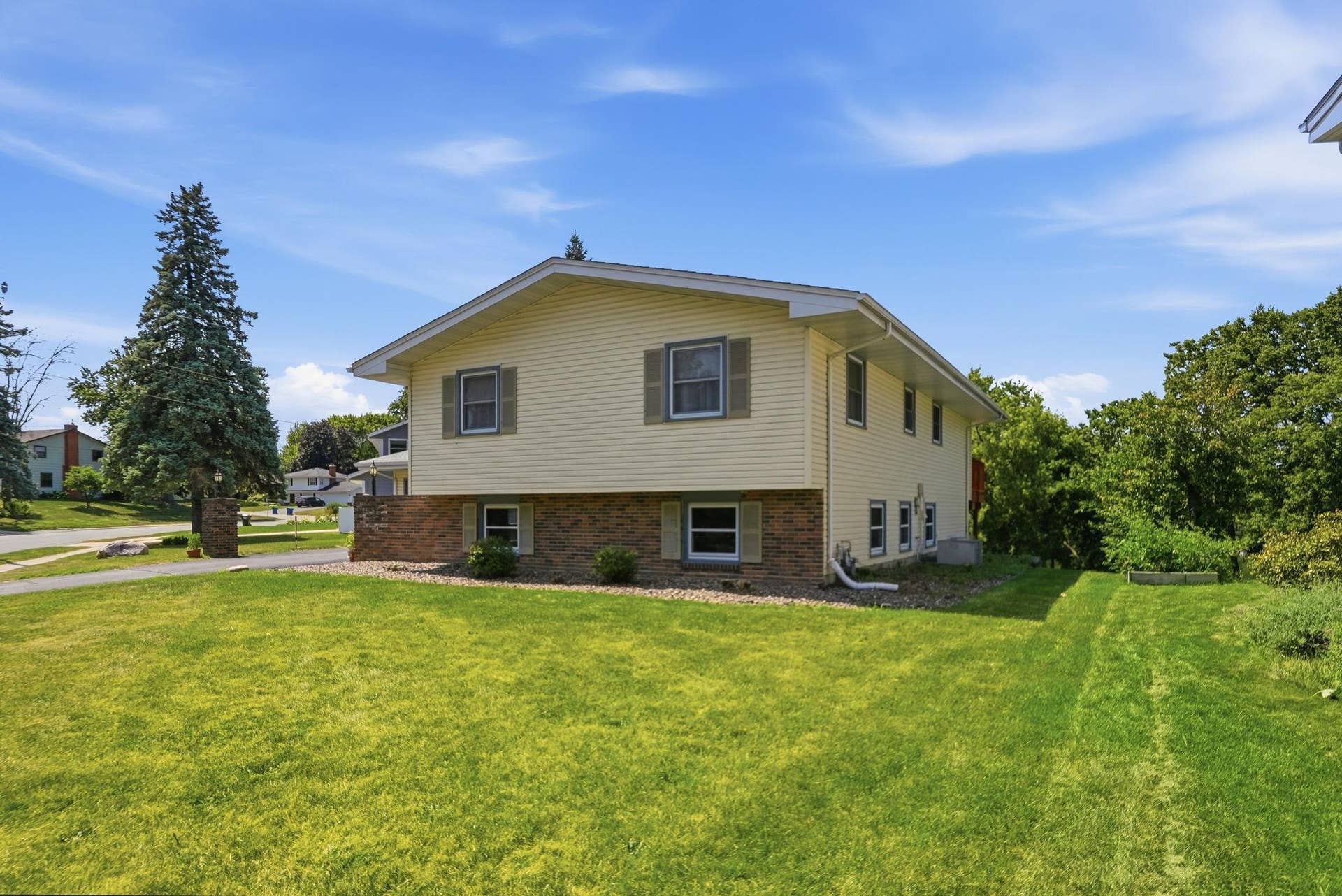 4636 Heritage Hills Drive, Bloomington, MN 55437 6-web-or-mls-DSC01471.jpeg