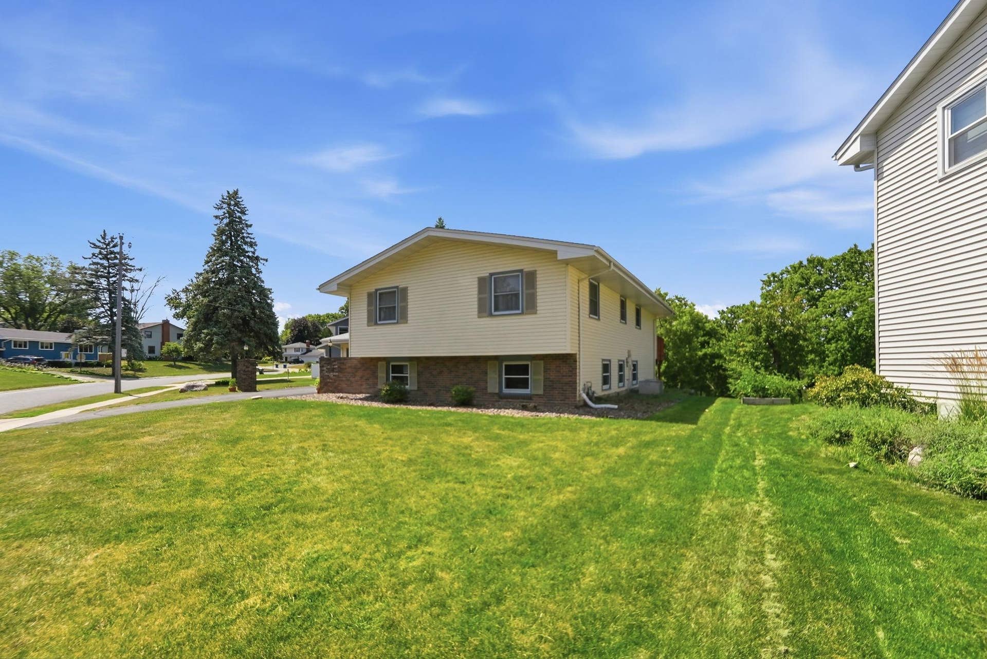 4636 Heritage Hills Drive, Bloomington, MN 55437 5-web-or-mls-DSC01466.jpeg