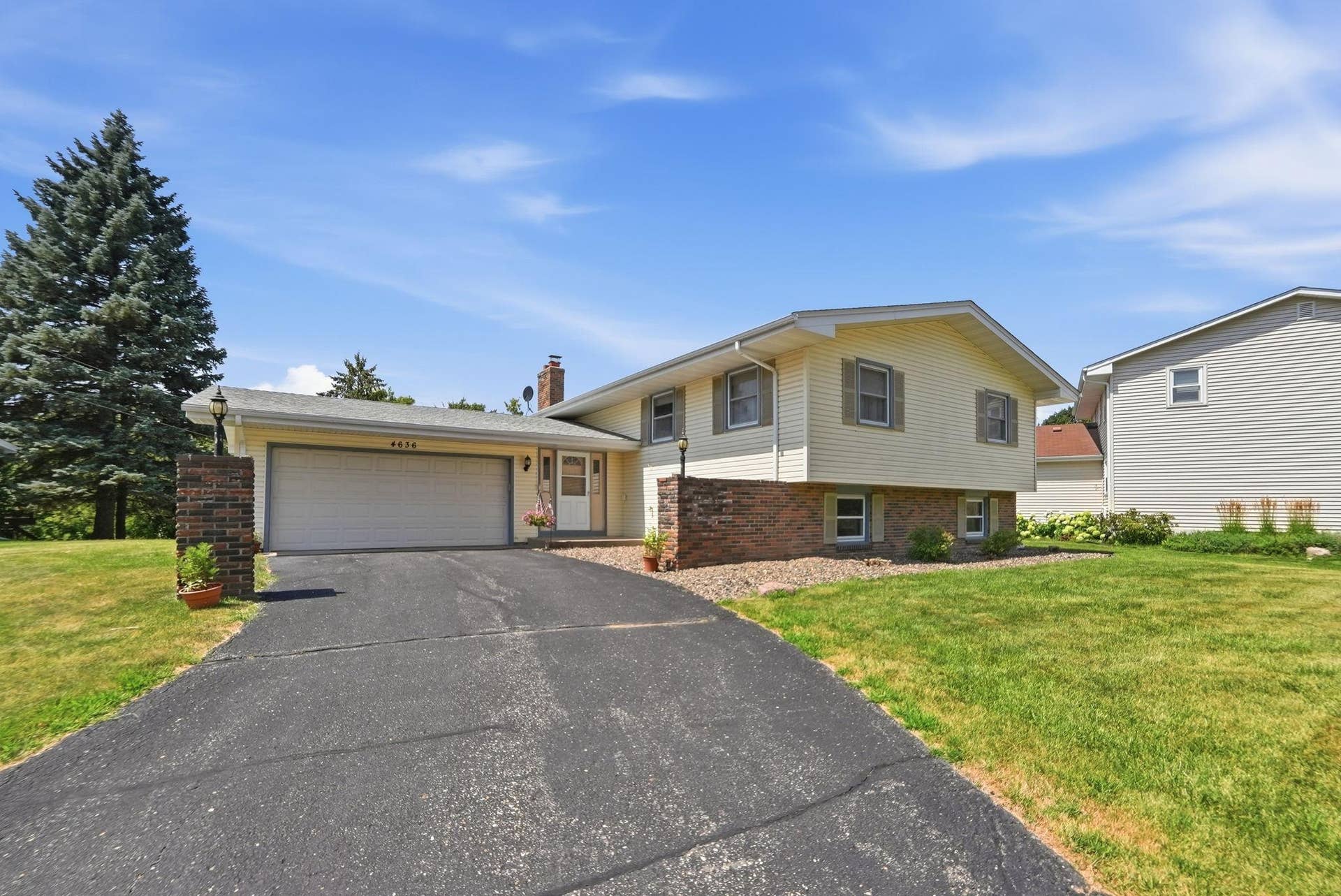 4636 Heritage Hills Drive, Bloomington, MN 55437 3-web-or-mls-DSC01451.jpg