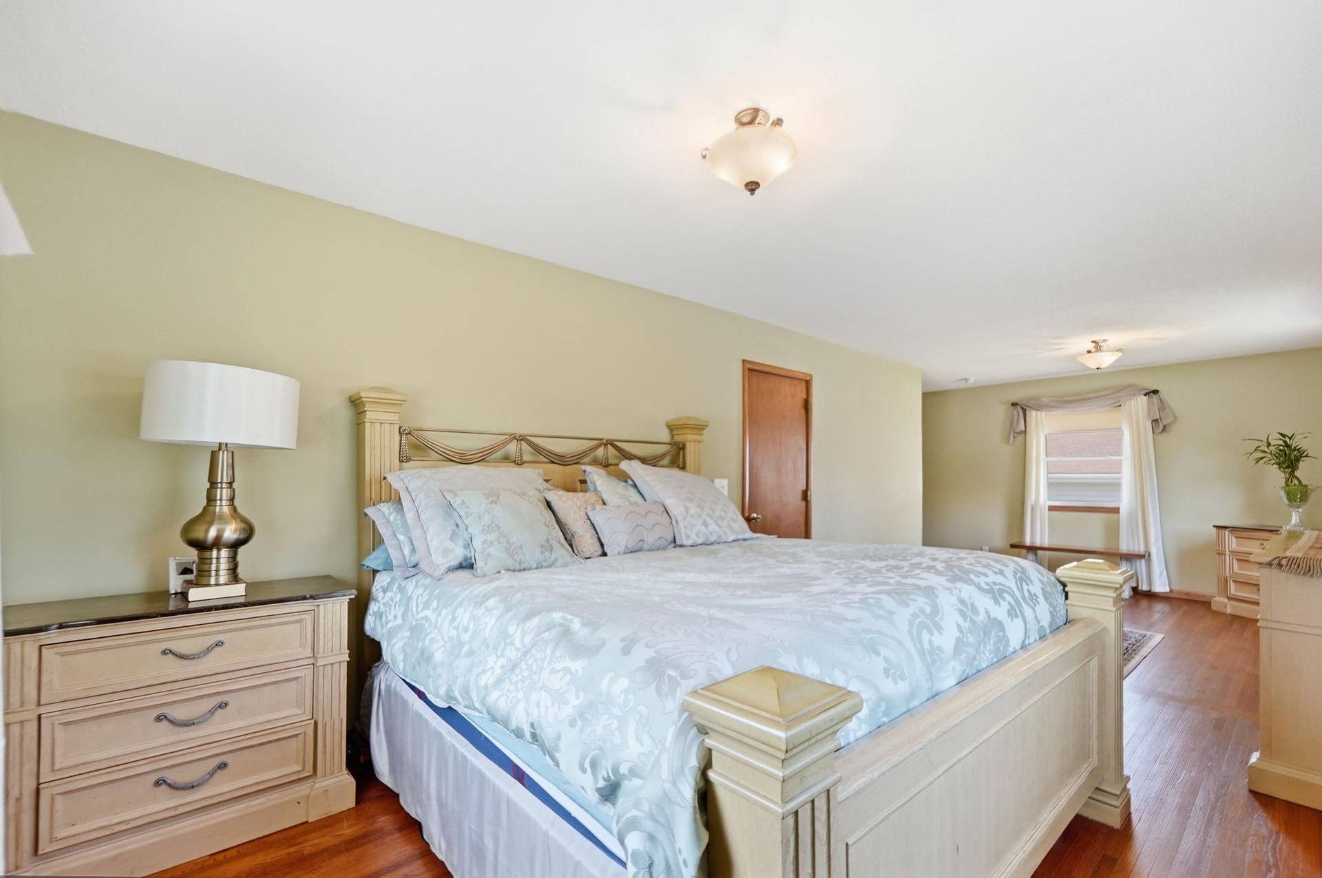 4636 Heritage Hills Drive, Bloomington, MN 55437 30-web-or-mls-DSC01616.jpg