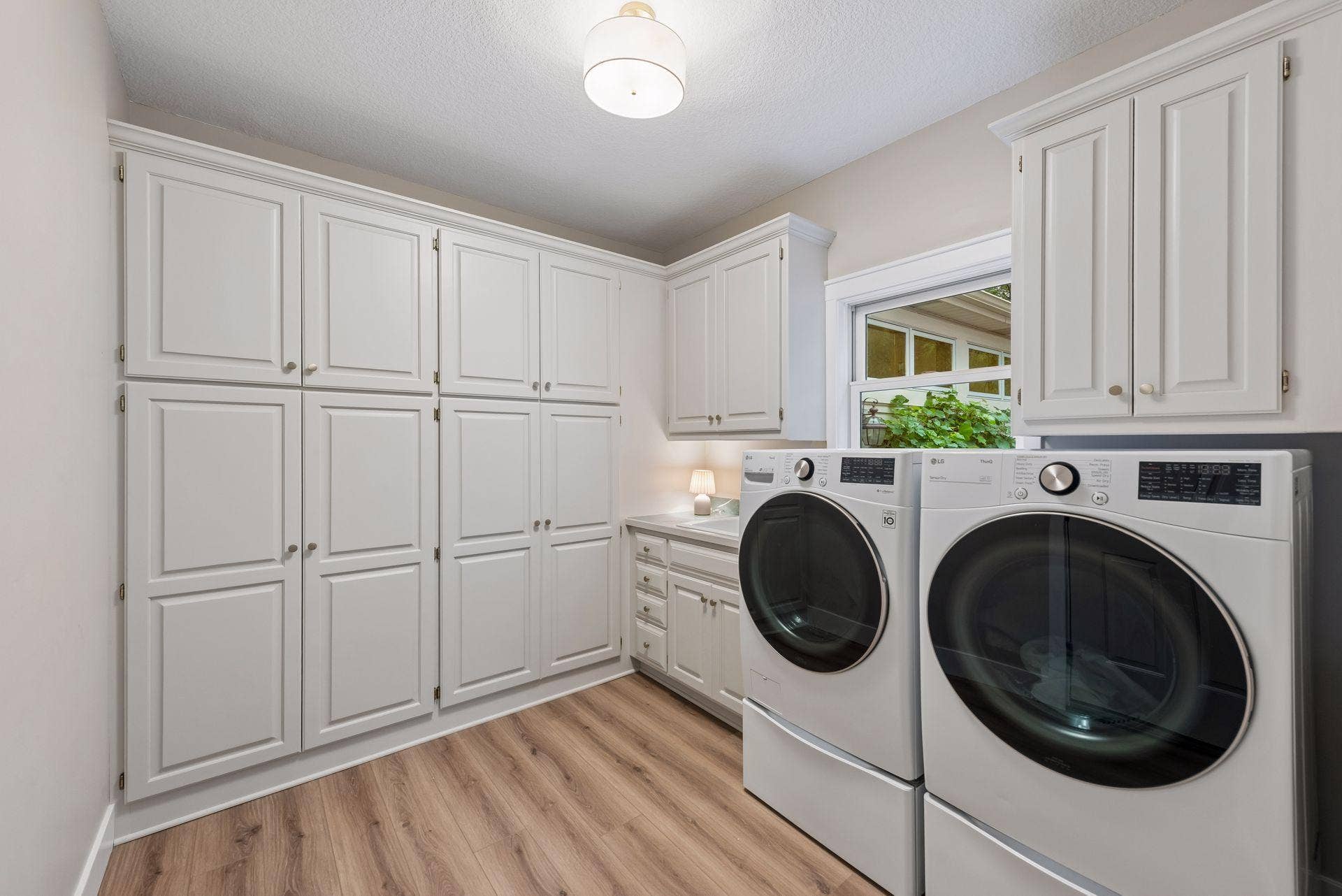 8235 Enclave Cove, Woodbury, MN 55125 Photo-032 (1).jpg