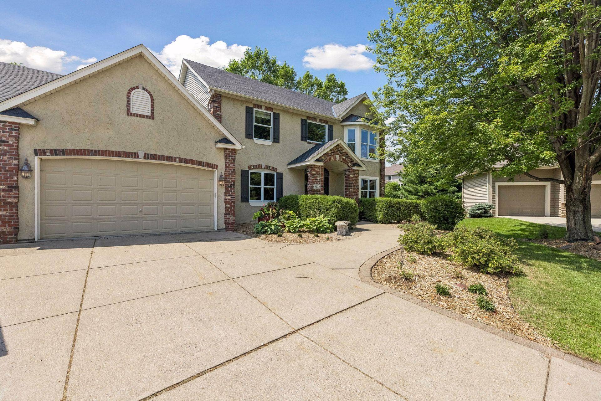 8235 Enclave Cove, Woodbury, MN 55125 Photo-001.jpg