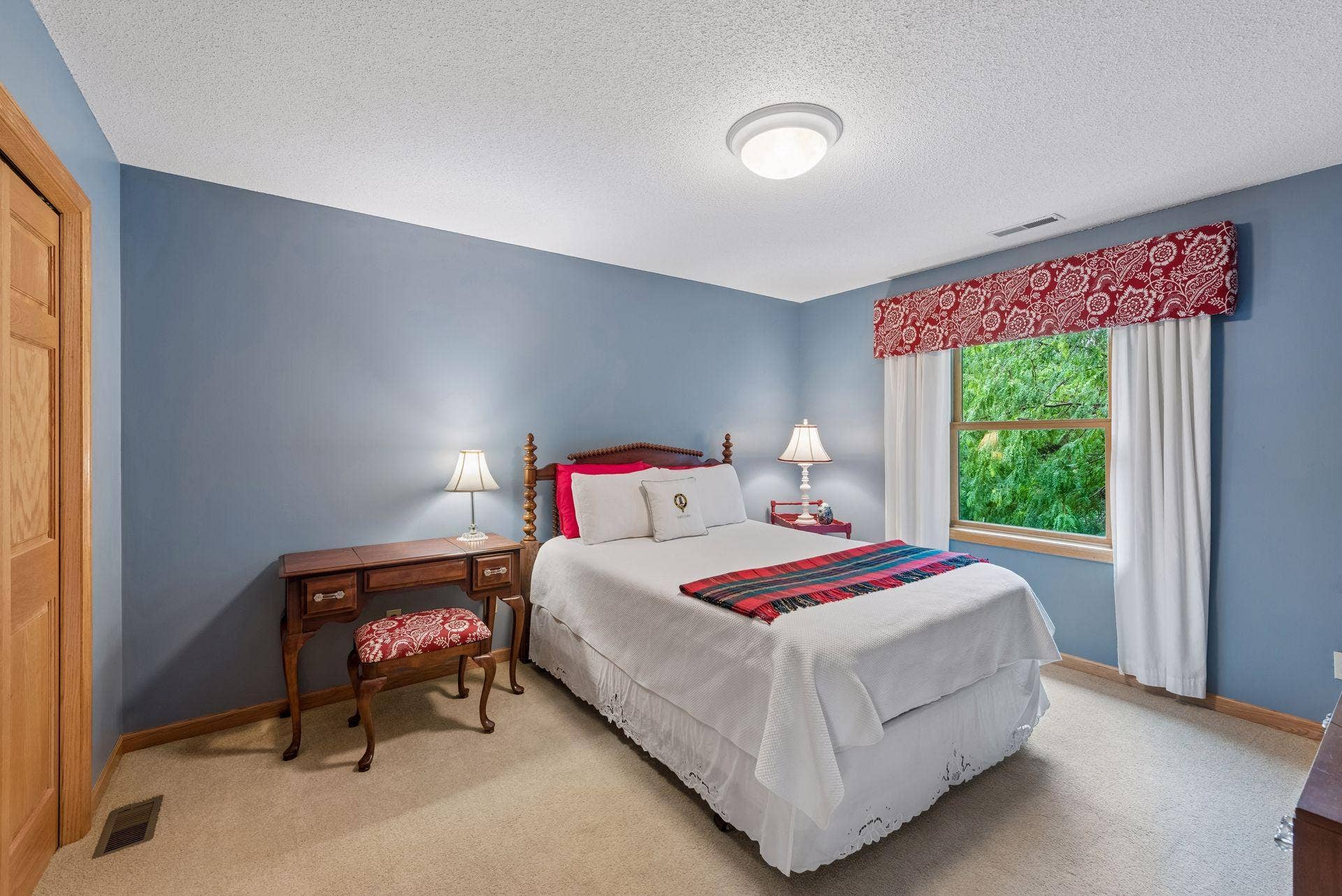 8235 Enclave Cove, Woodbury, MN 55125 Photo-043 (1).jpg