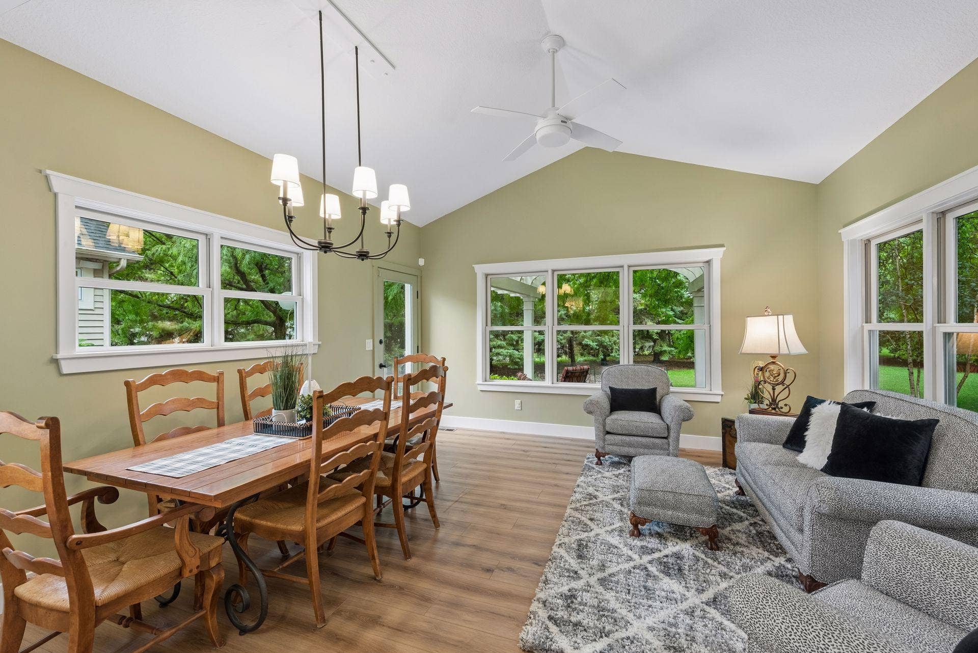 8235 Enclave Cove, Woodbury, MN 55125 Photo-025 (1).jpg