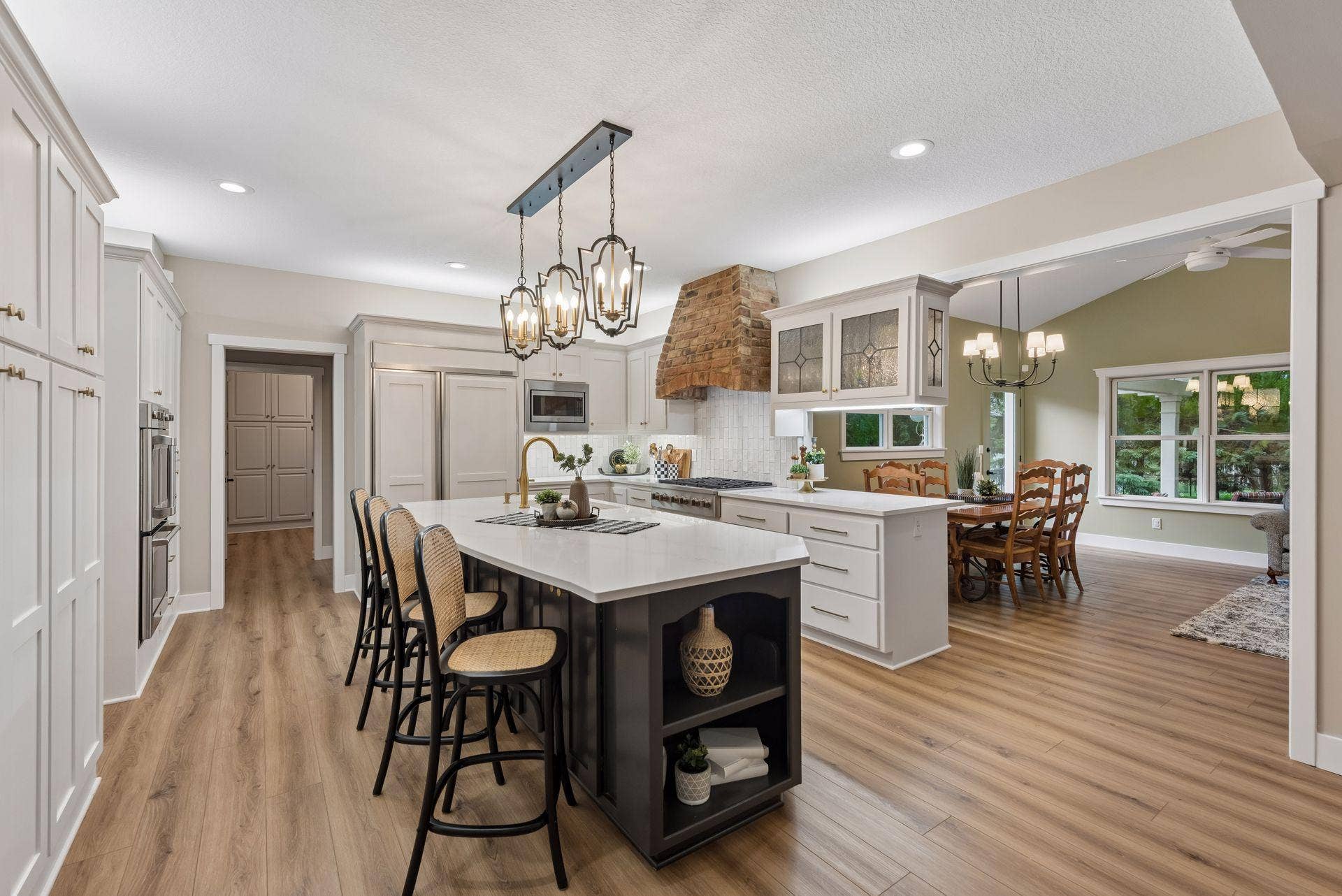 8235 Enclave Cove, Woodbury, MN 55125 Photo-011 (1).jpg