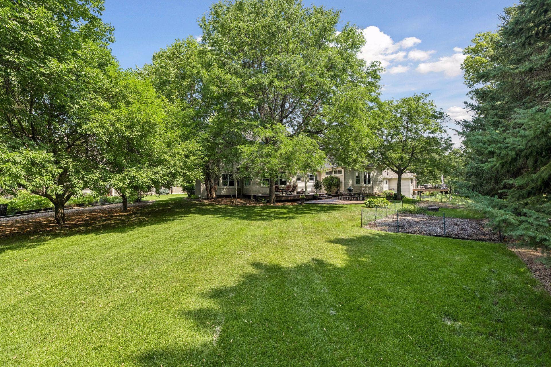 8235 Enclave Cove, Woodbury, MN 55125 Photo-074 (3).jpg