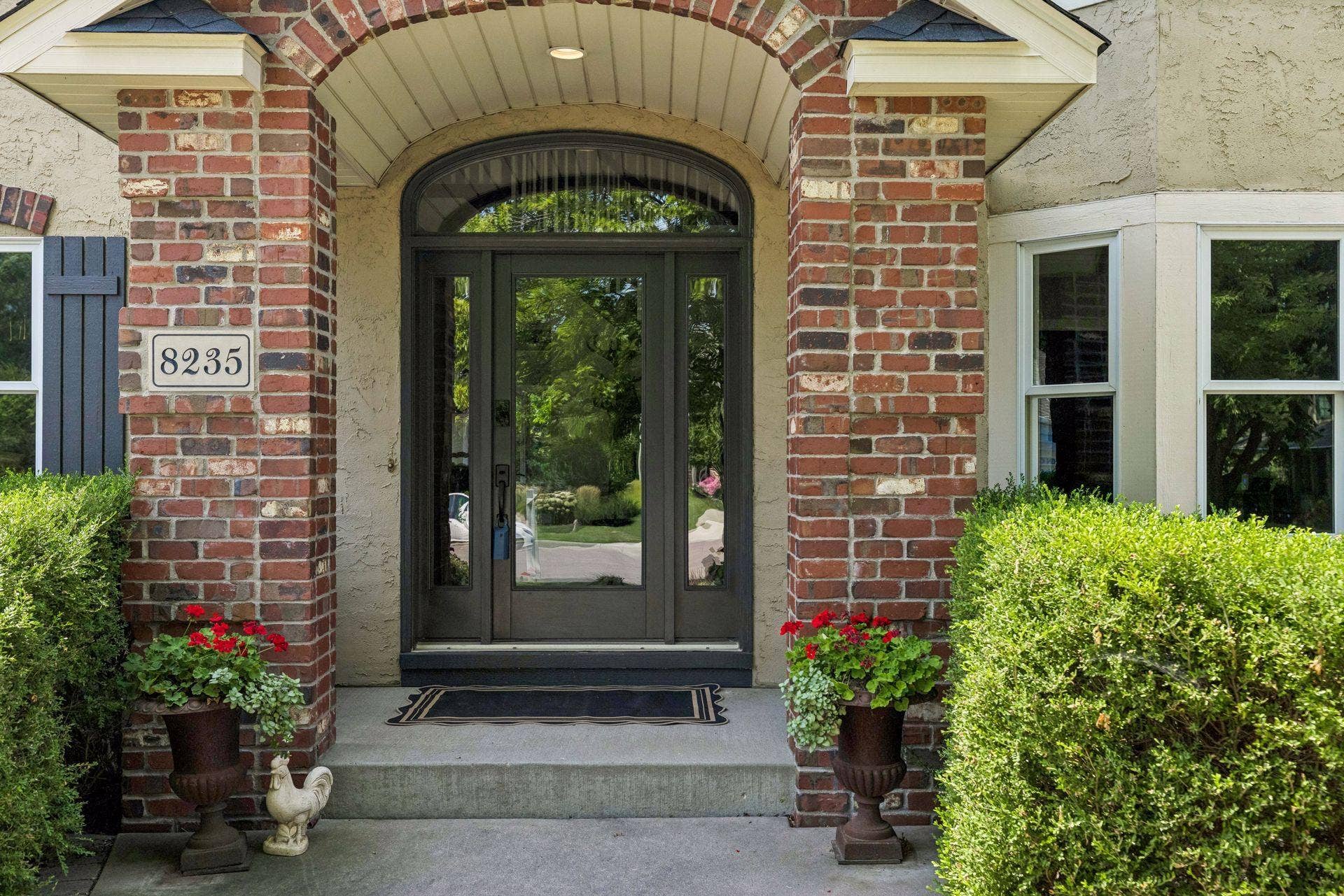 8235 Enclave Cove, Woodbury, MN 55125 Photo-005 (1).jpg