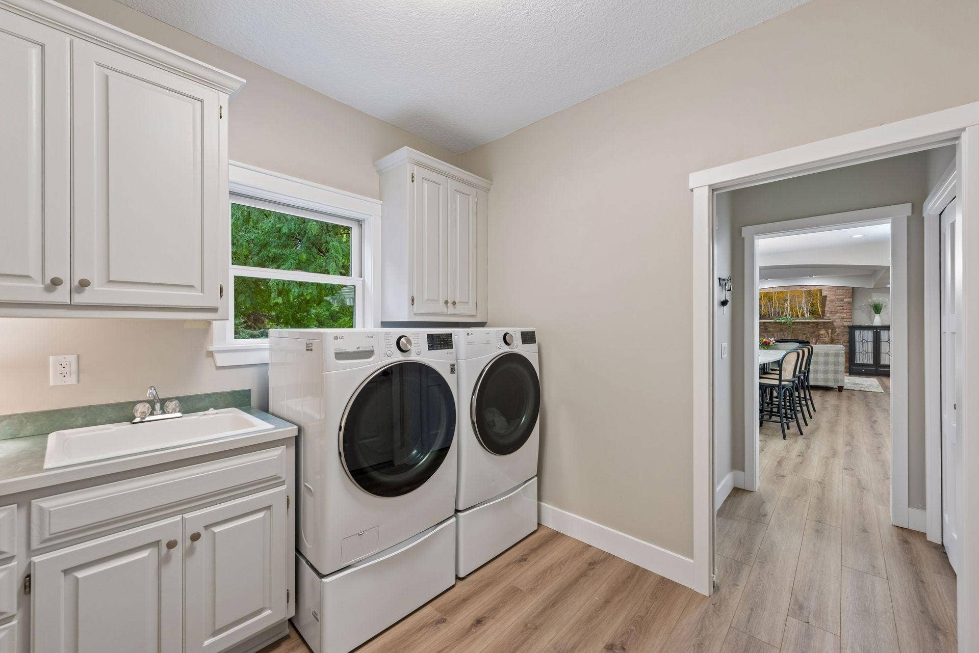8235 Enclave Cove, Woodbury, MN 55125 Photo-033 (1).jpg