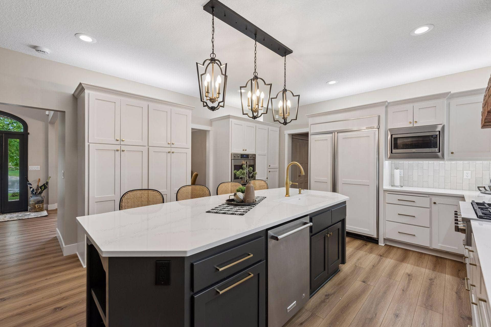 8235 Enclave Cove, Woodbury, MN 55125 Photo-015 (1).jpg