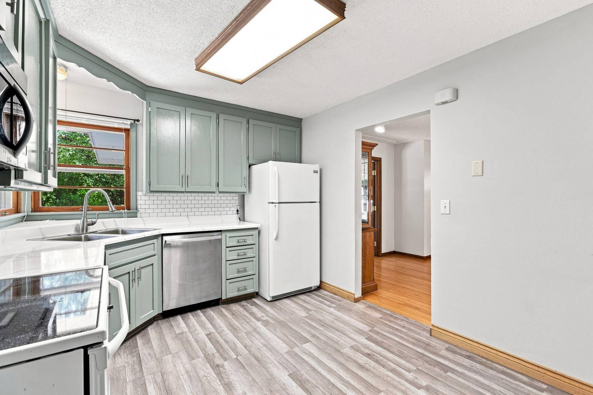 5355 Northport Drive, Brooklyn Center, MN 55429 5355 Northport Drive, Brooklyn Center, MN 55429