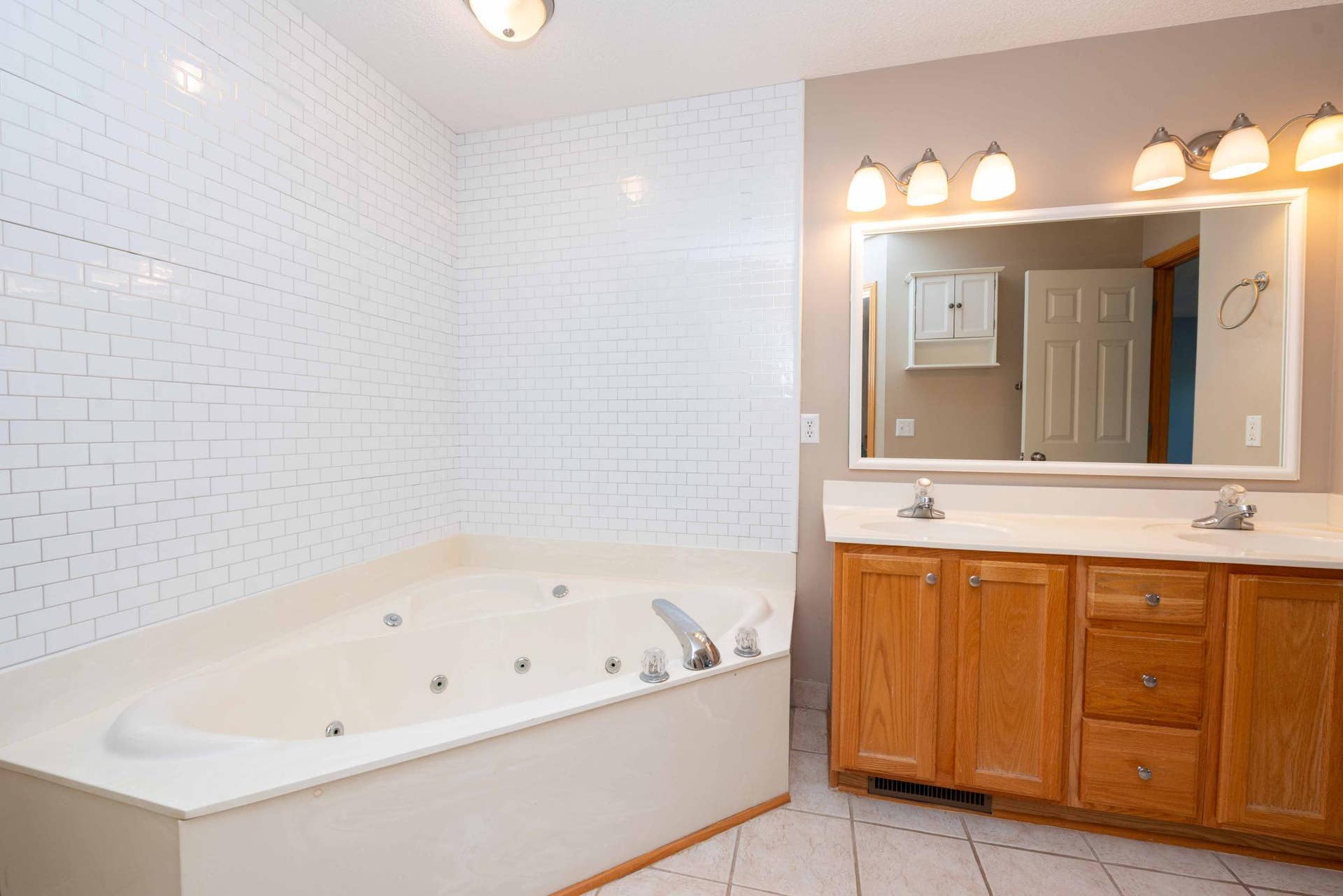 8663 Quarry Ridge Lane, #F, Woodbury, MN 55125 DSC_9916.jpg