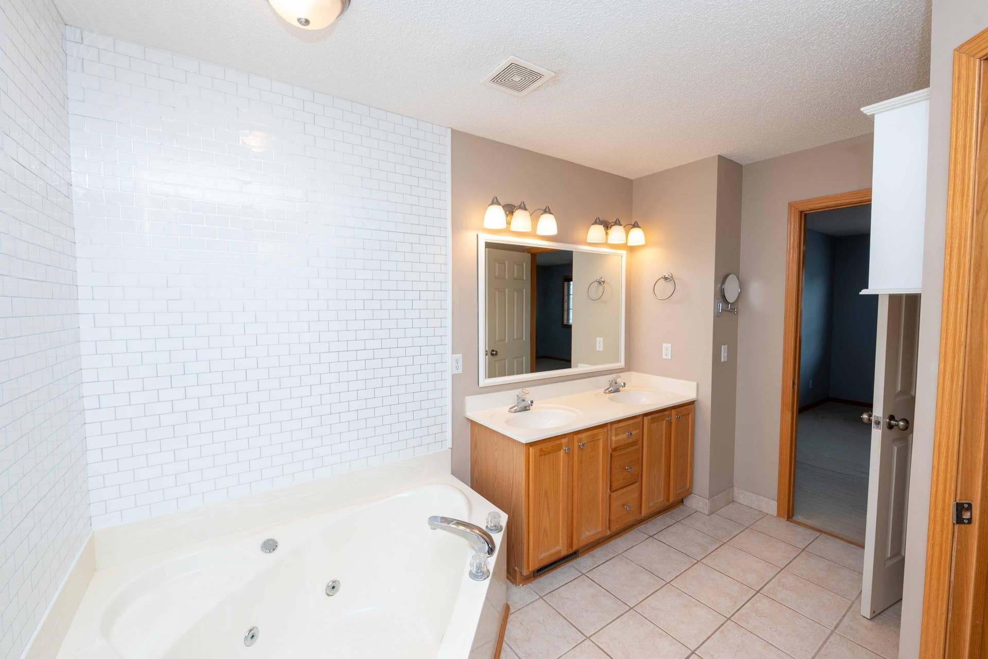 8663 Quarry Ridge Lane, #F, Woodbury, MN 55125 DSC_9918.jpg