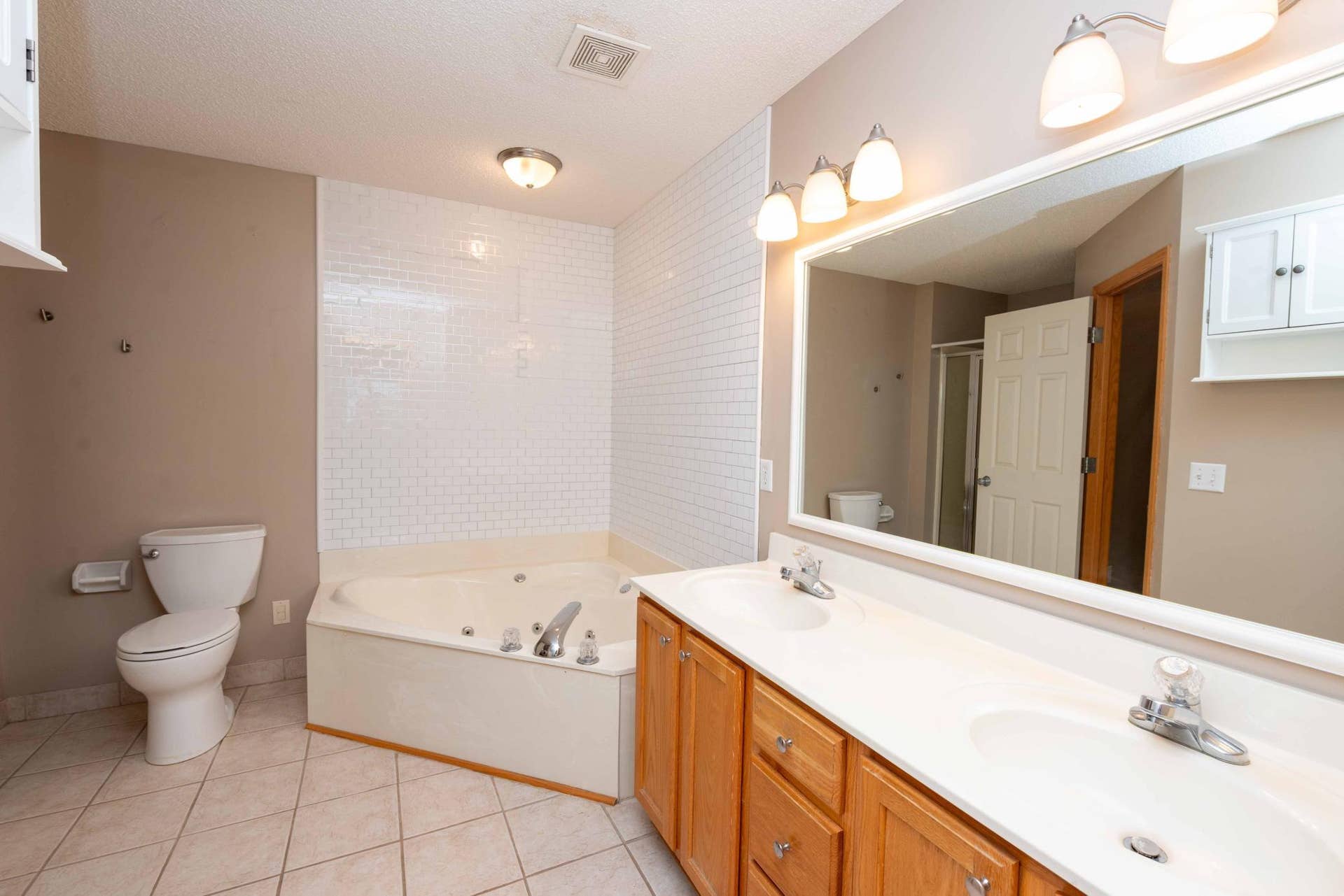 8663 Quarry Ridge Lane, #F, Woodbury, MN 55125 DSC_9920.jpg