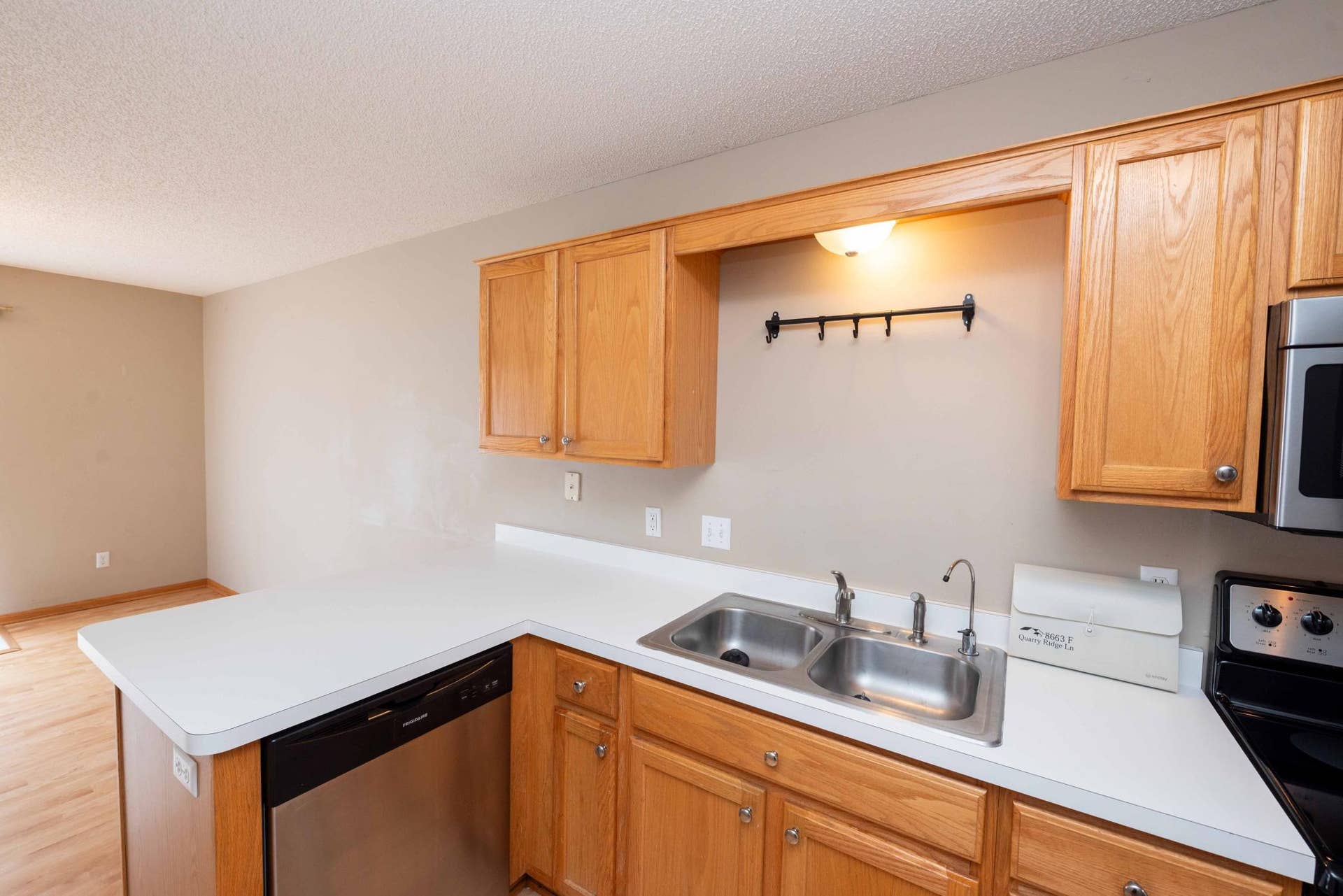 8663 Quarry Ridge Lane, #F, Woodbury, MN 55125 DSC_9946.jpg