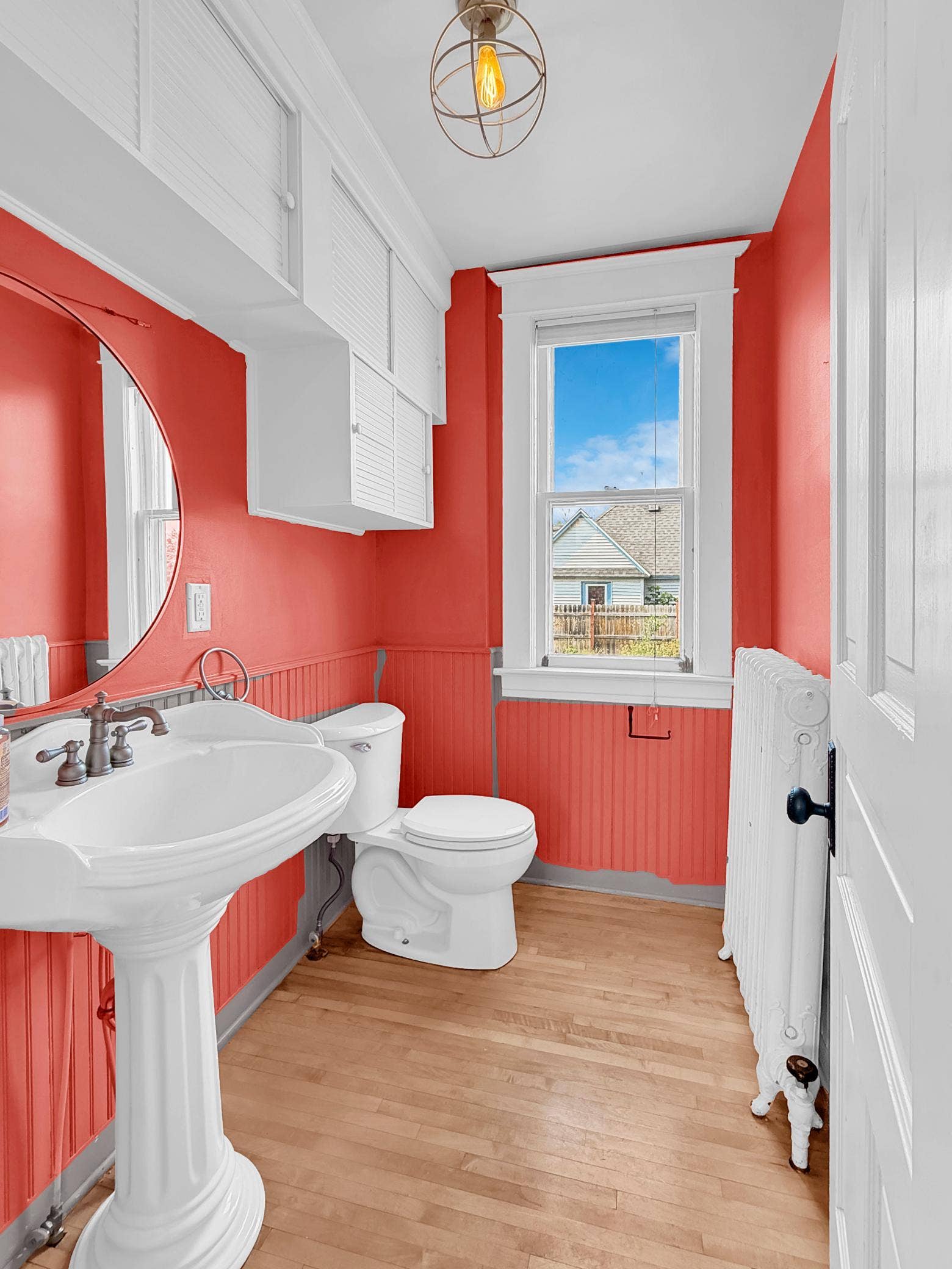 1301 Beltrami Avenue NW, Bemidji, MN 56601 Main Floor Bathroom