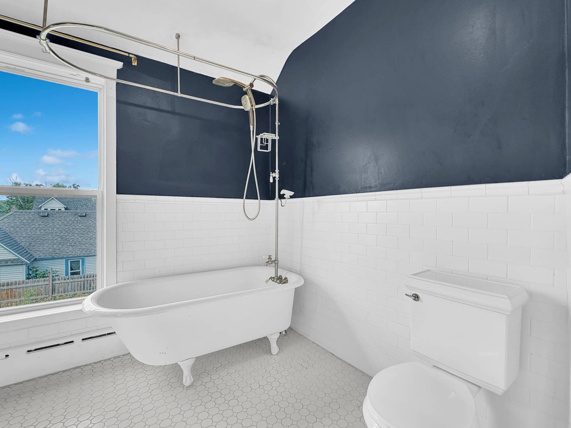 1301 Beltrami Avenue NW, Bemidji, MN 56601 Upper Level Bathroom