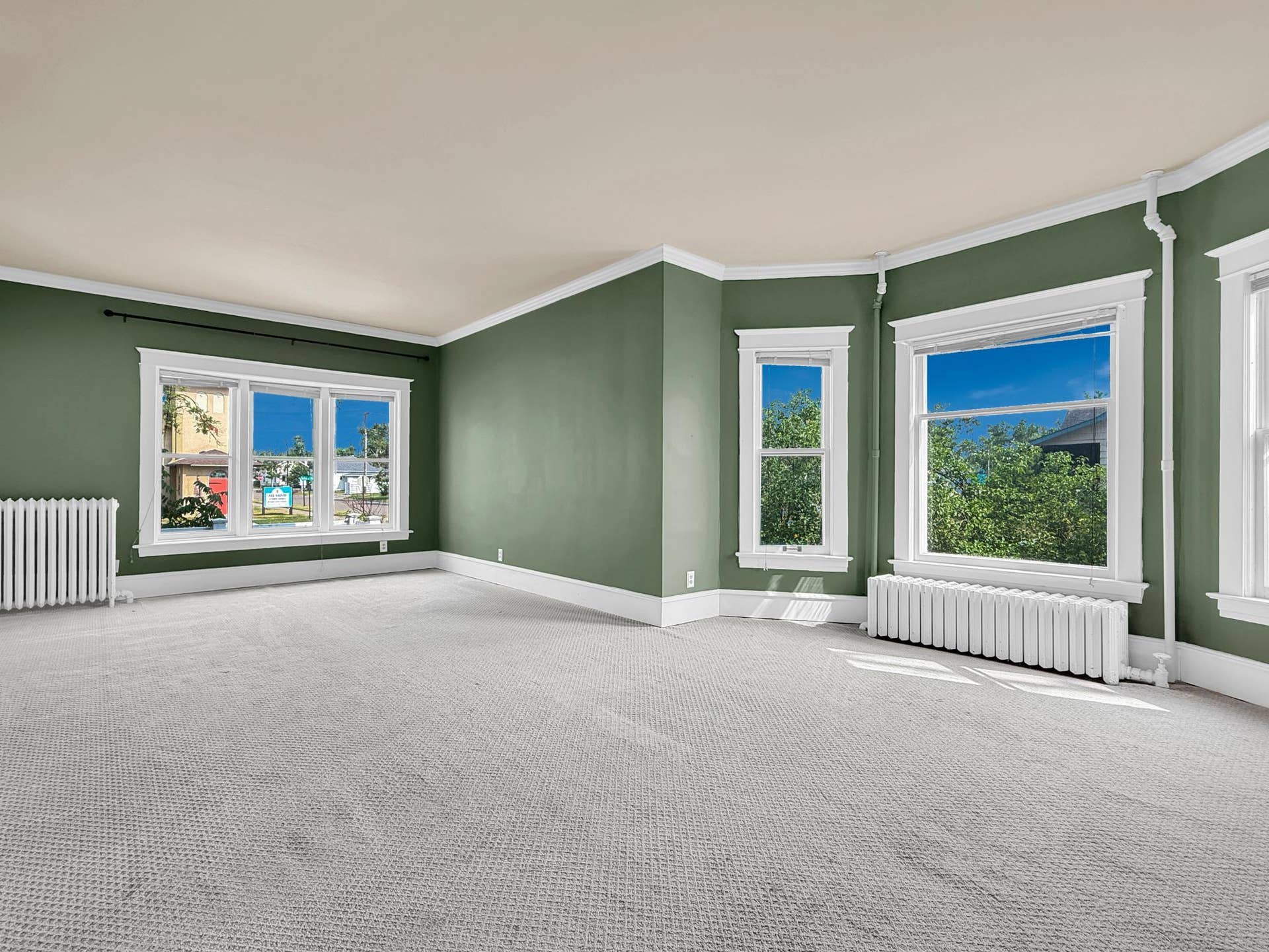 1301 Beltrami Avenue NW, Bemidji, MN 56601 Living Room