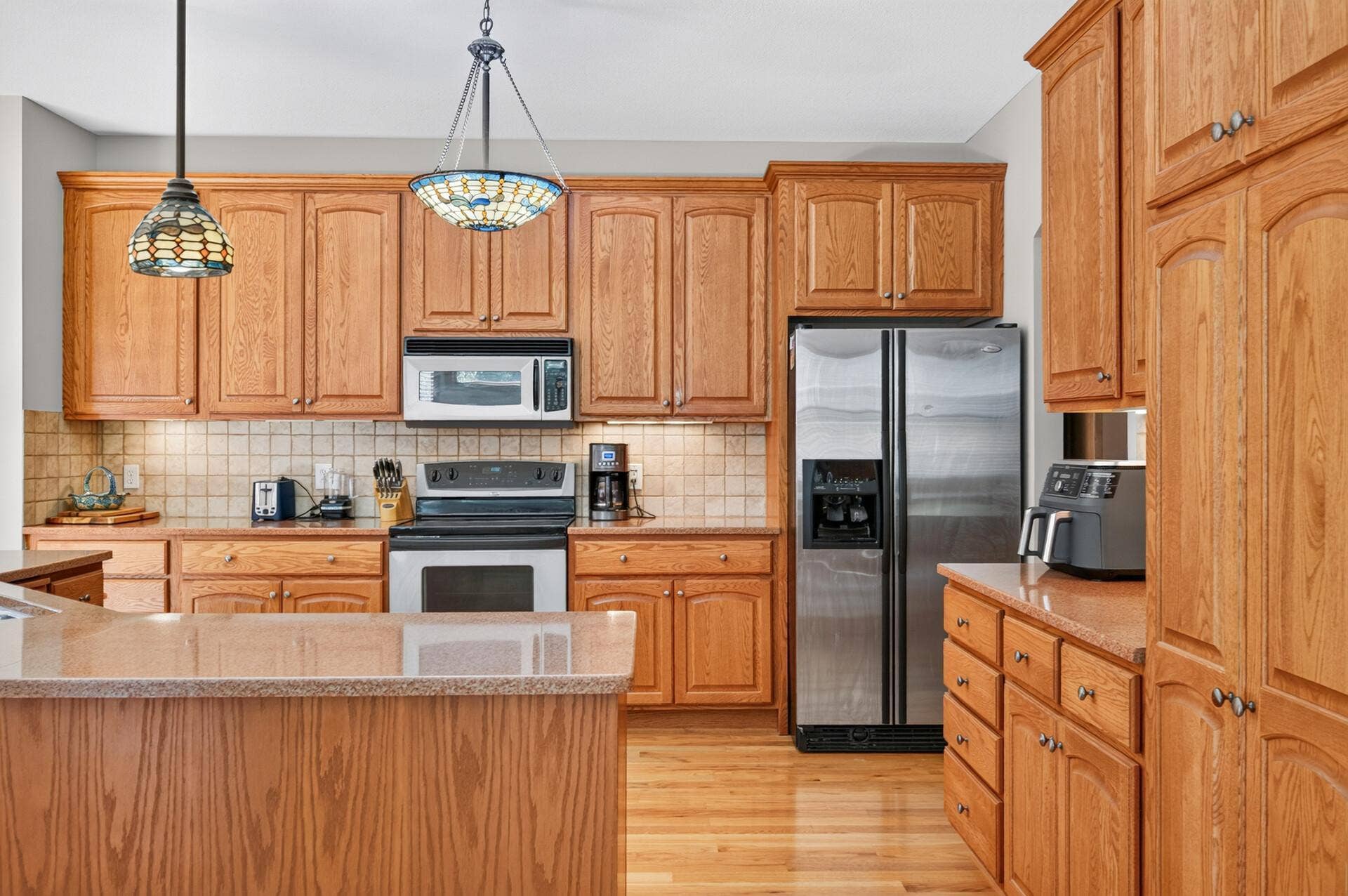 68_11224_Halstead18 (1)_mls.jpg
