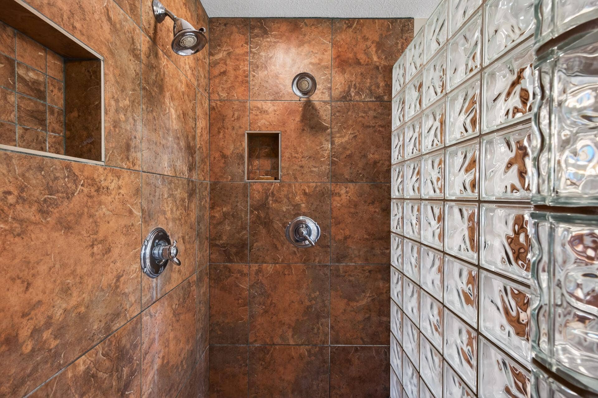 Dual showerheads in the primary bath!