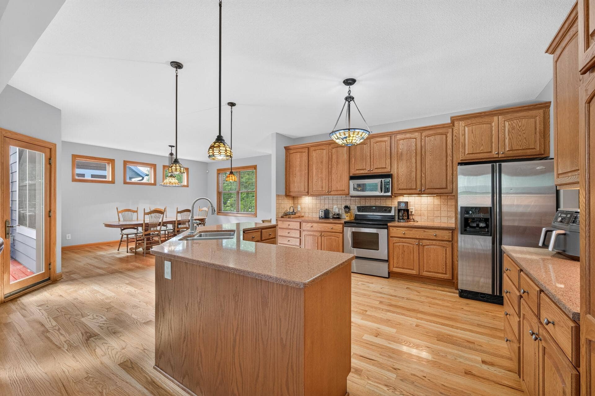 62_11224_Halstead12 (1)_mls.jpg