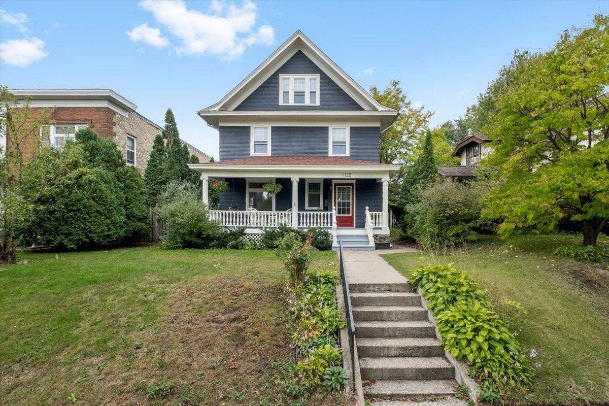 This is 1122 Ashland