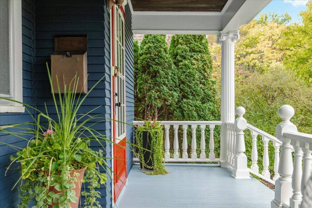 Spacious porch