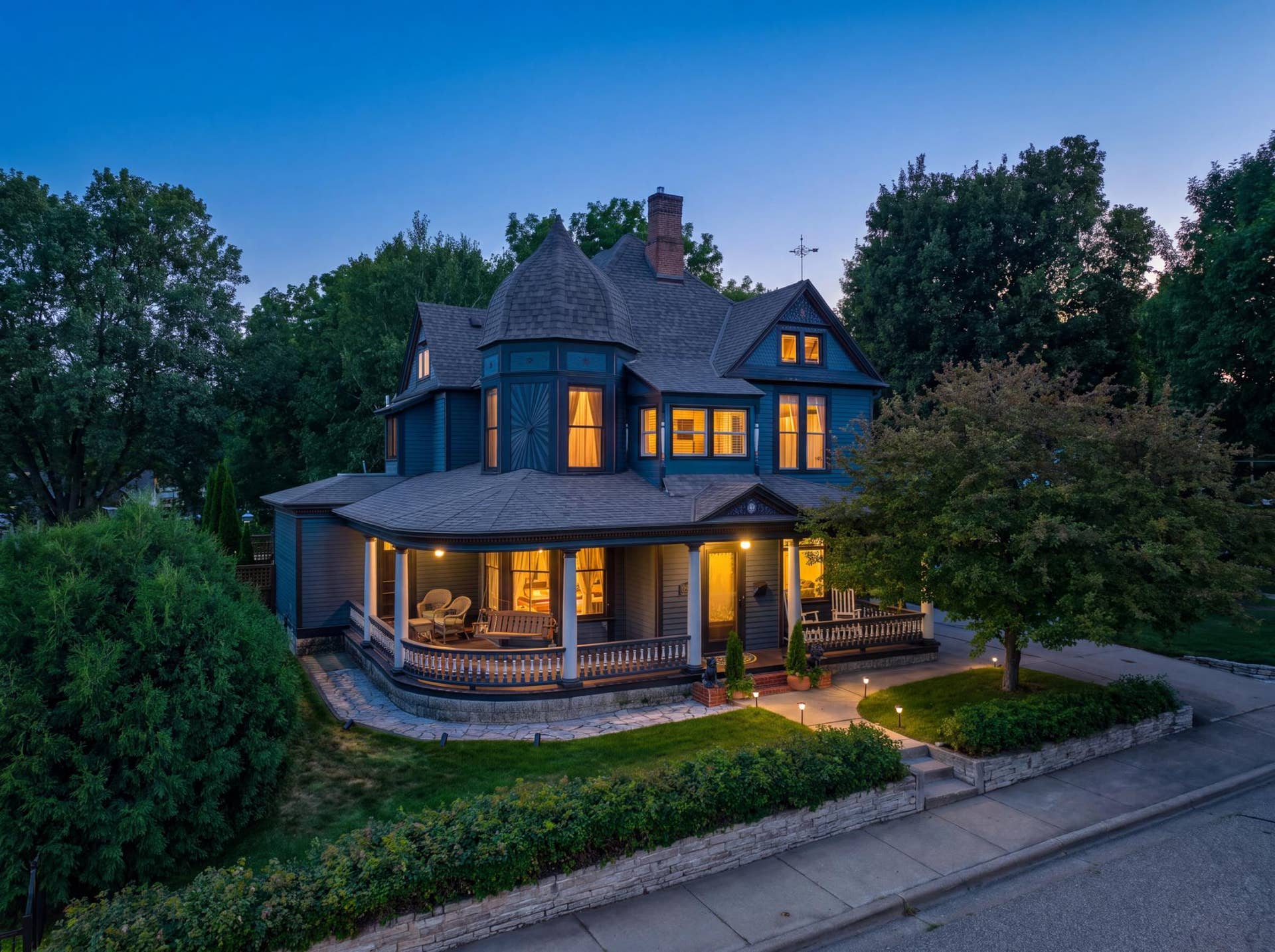 215 Pine Street W, Stillwater, MN 55082 215 Pine Street W, Stillwater, MN 55082
