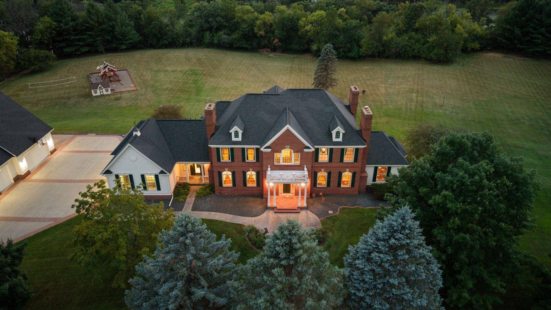 4650 Neal Avenue N, Stillwater, MN 55082