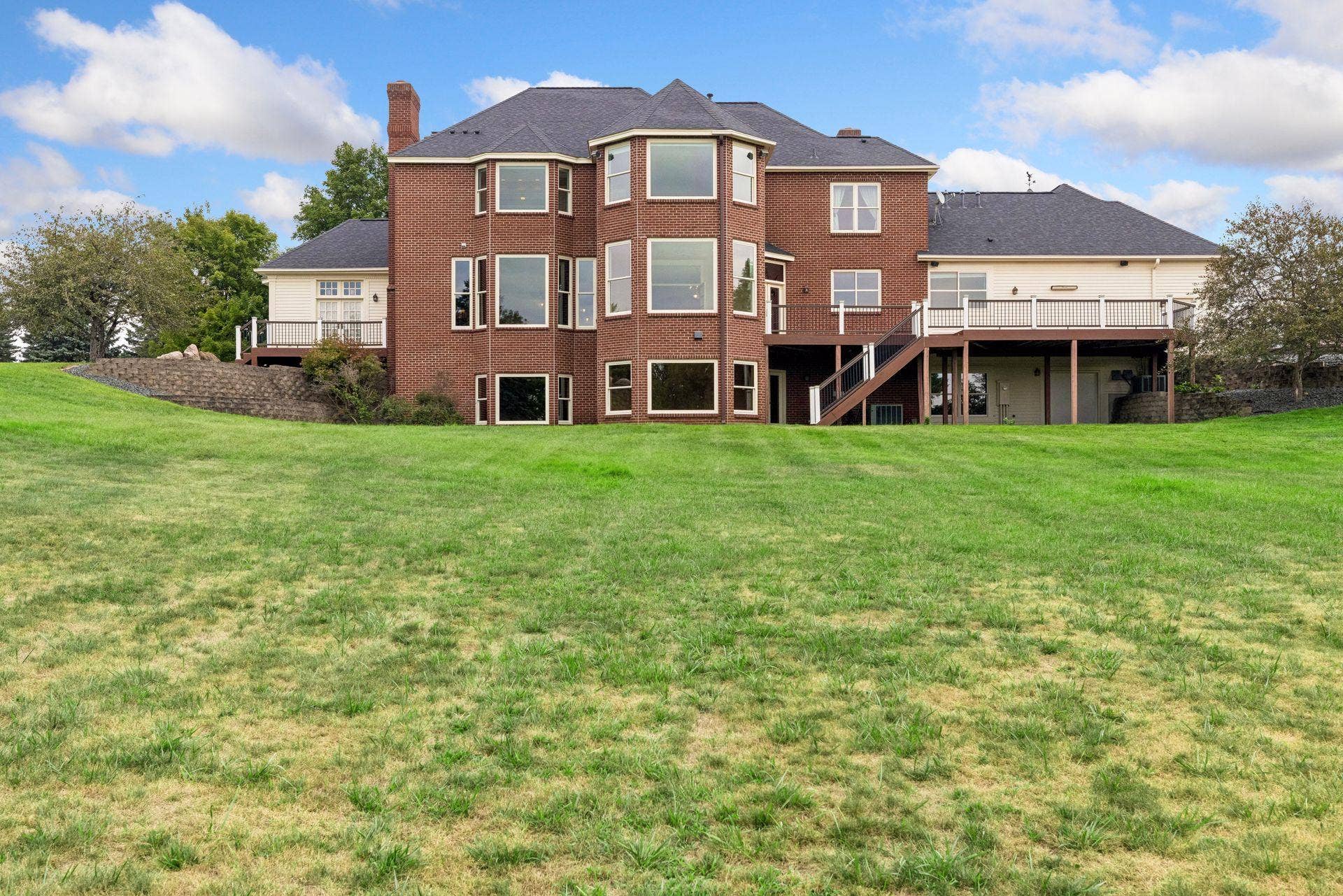 4650 Neal Avenue N, Stillwater, MN 55082