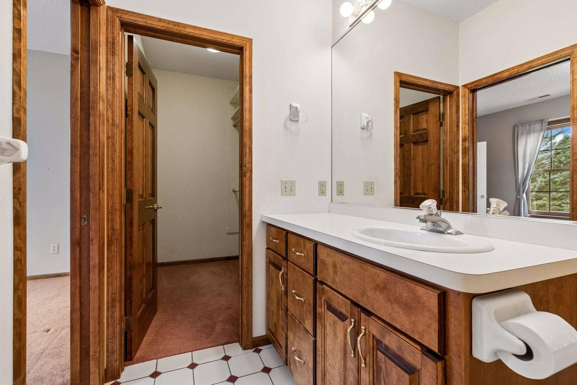 4650 Neal Avenue N, Stillwater, MN 55082