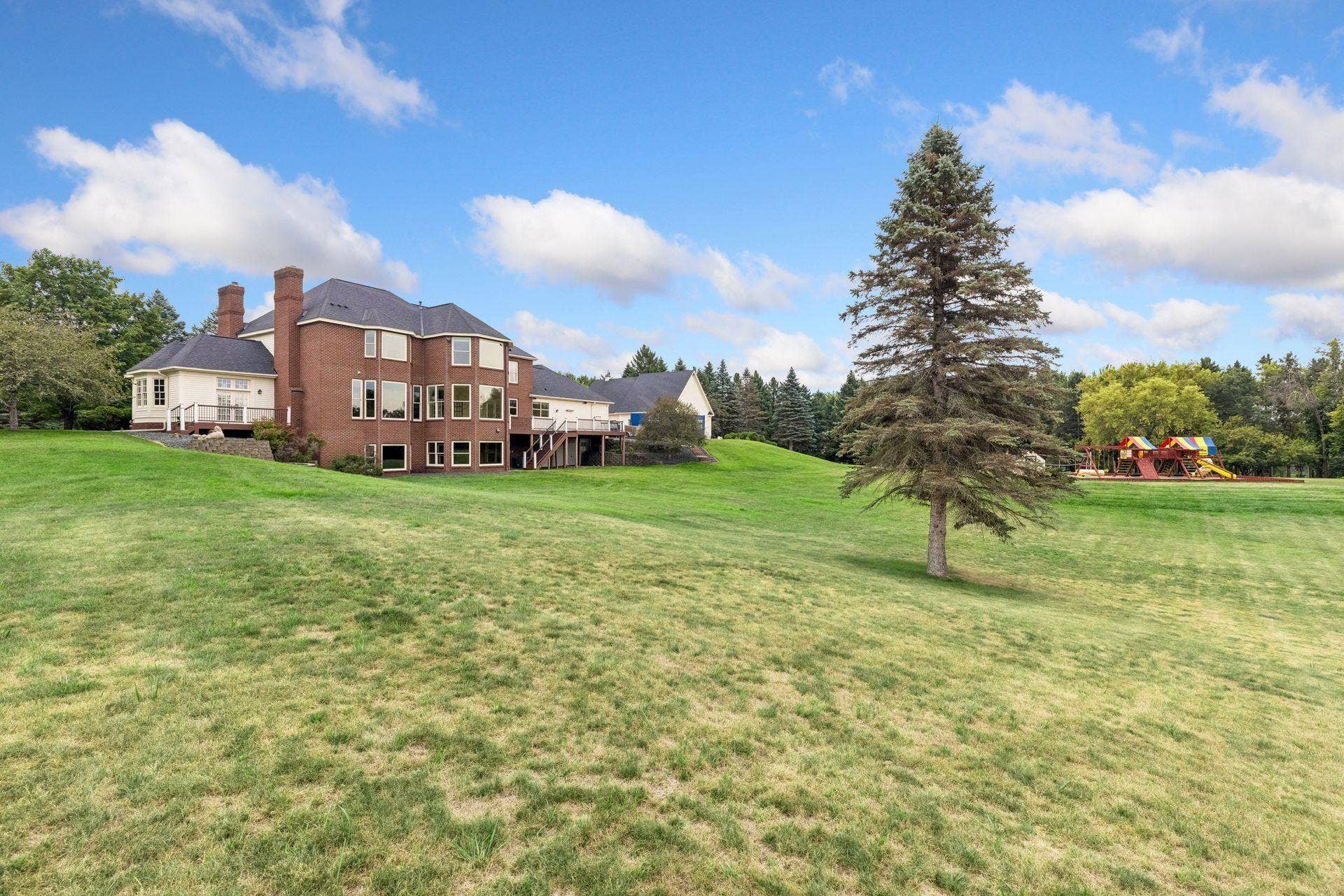 4650 Neal Avenue N, Stillwater, MN 55082