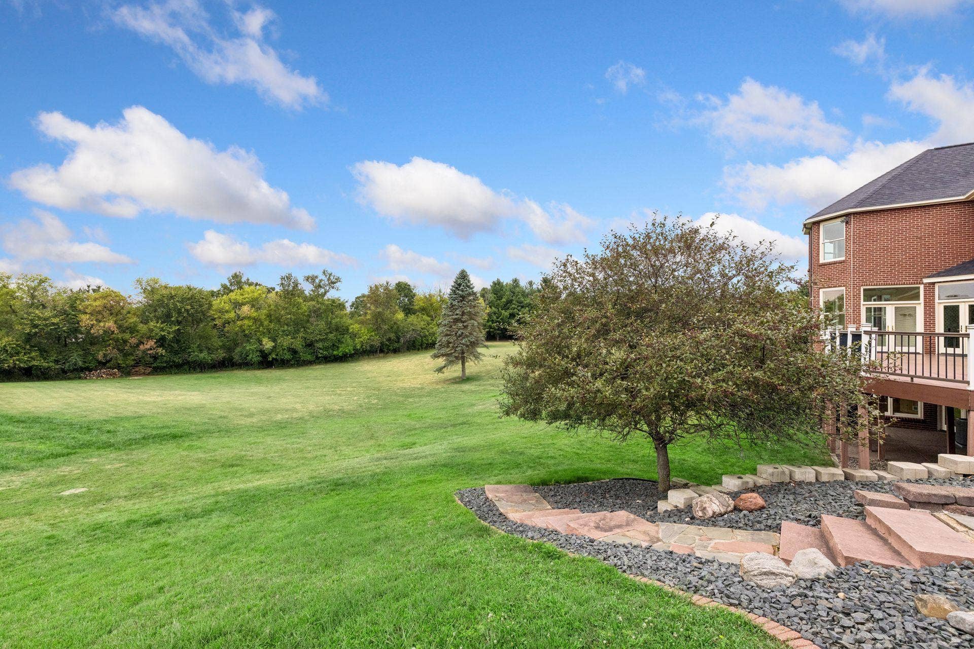 4650 Neal Avenue N, Stillwater, MN 55082