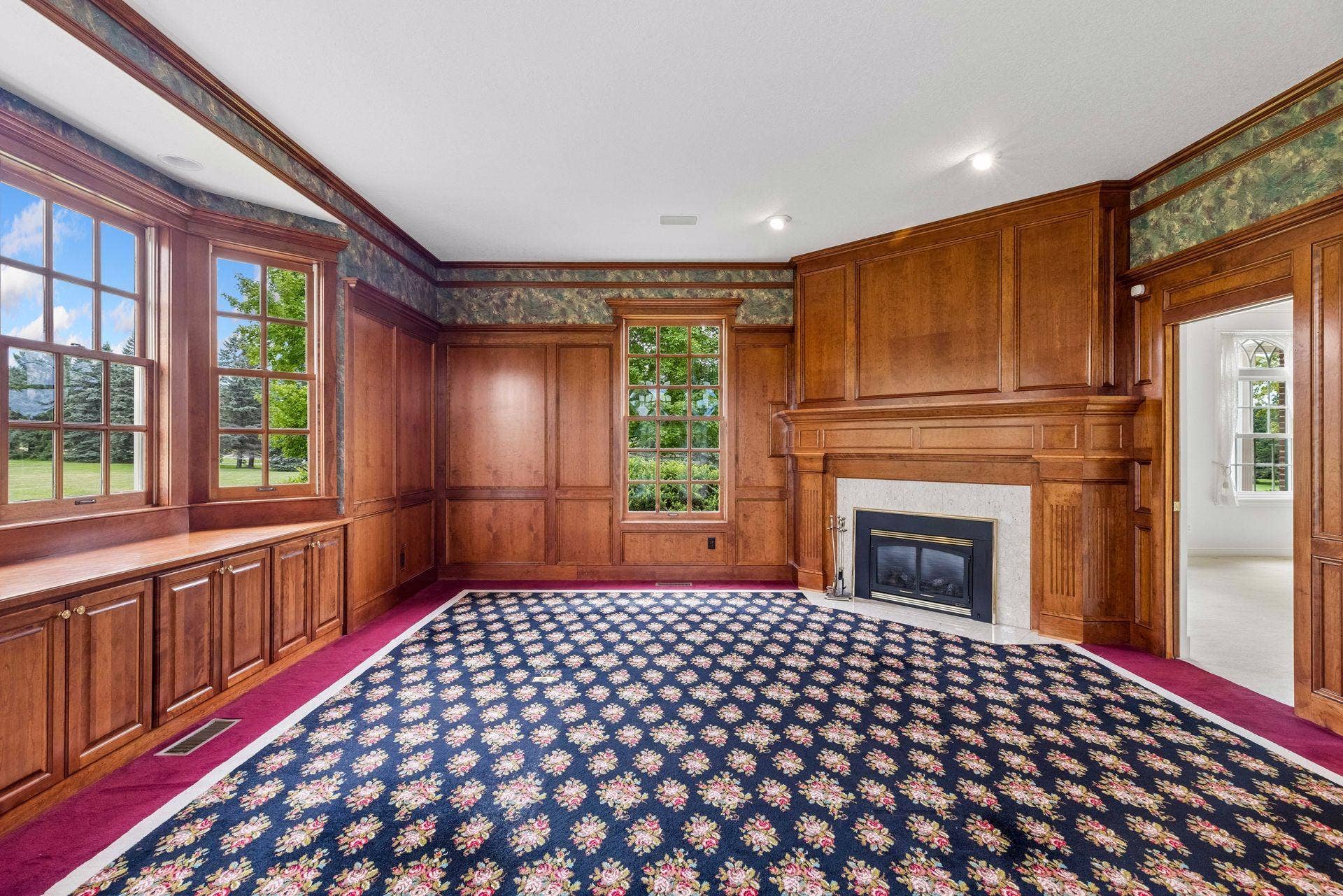 4650 Neal Avenue N, Stillwater, MN 55082