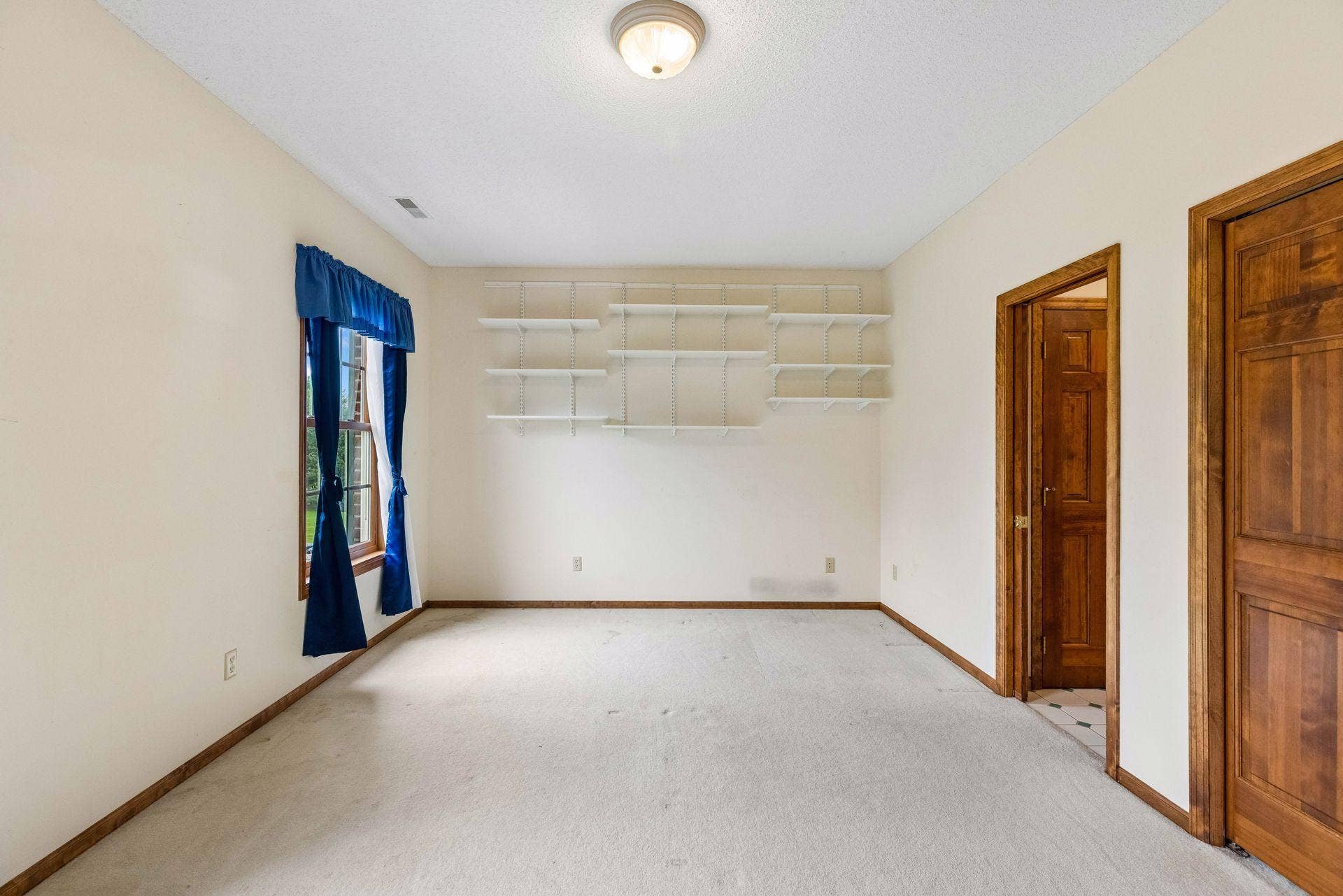 4650 Neal Avenue N, Stillwater, MN 55082