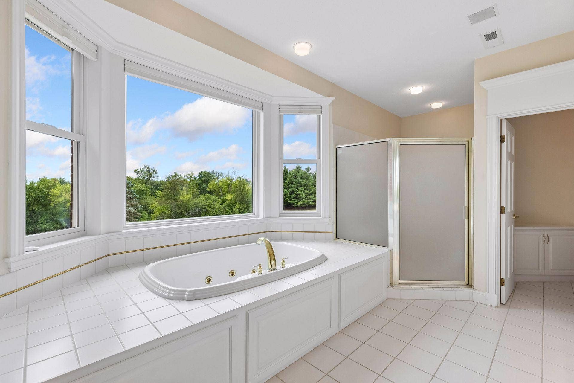 4650 Neal Avenue N, Stillwater, MN 55082