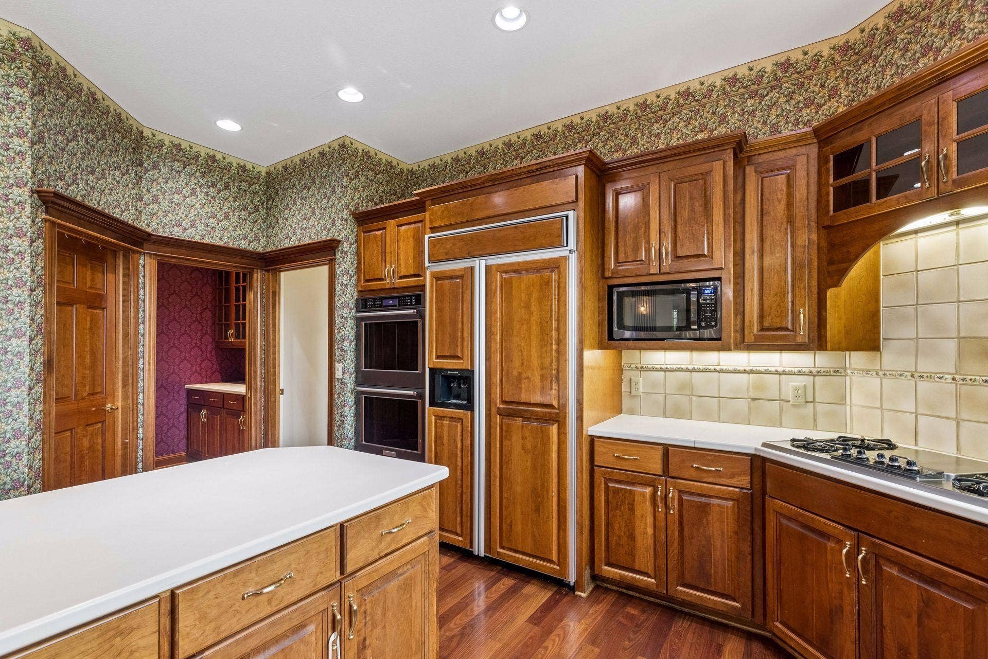 4650 Neal Avenue N, Stillwater, MN 55082