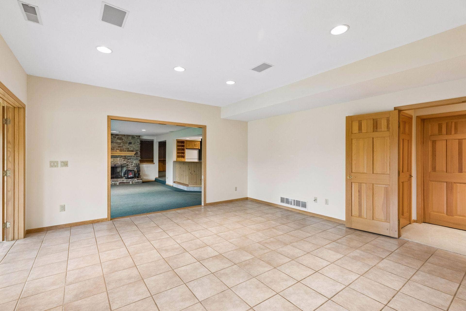 4650 Neal Avenue N, Stillwater, MN 55082