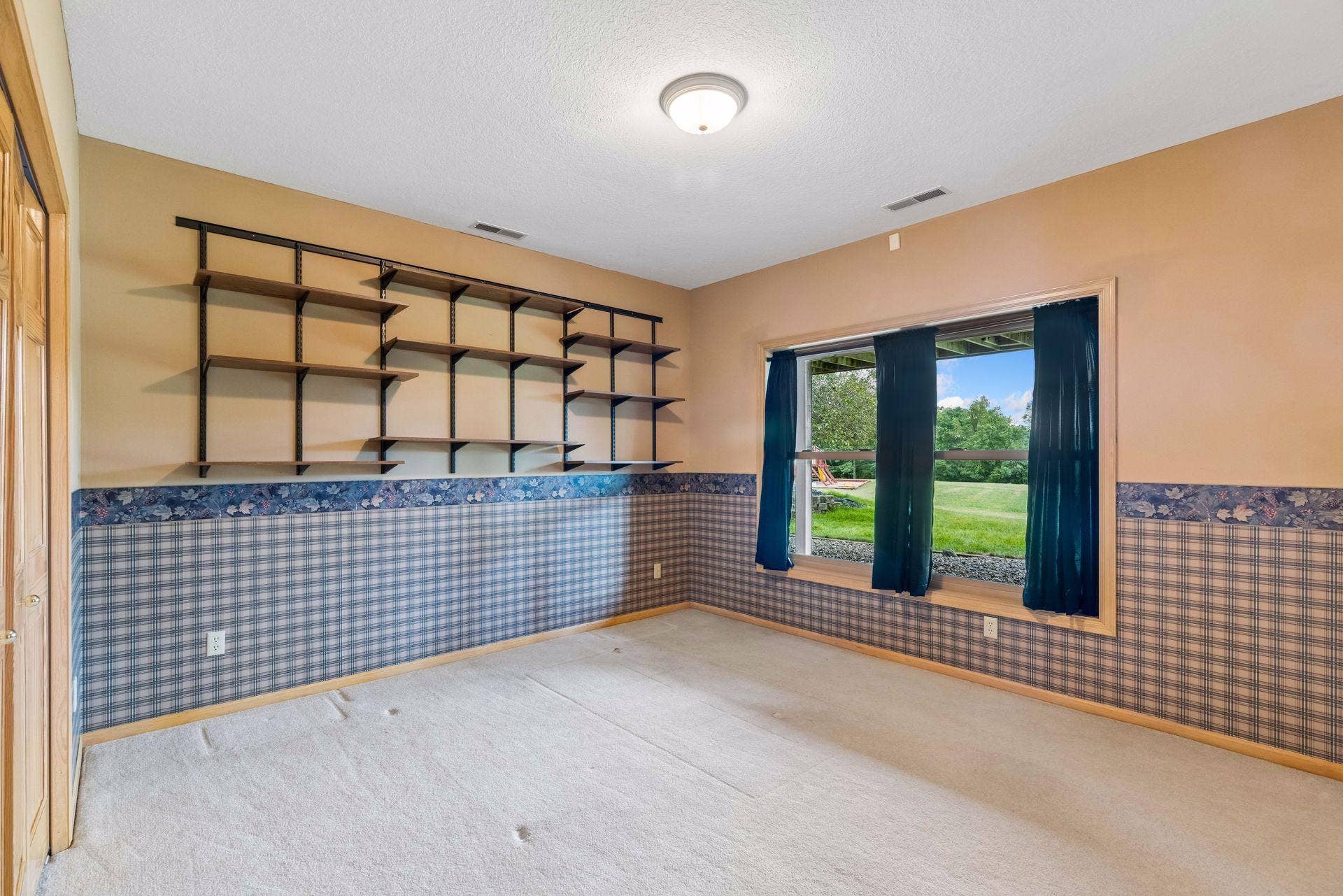 4650 Neal Avenue N, Stillwater, MN 55082