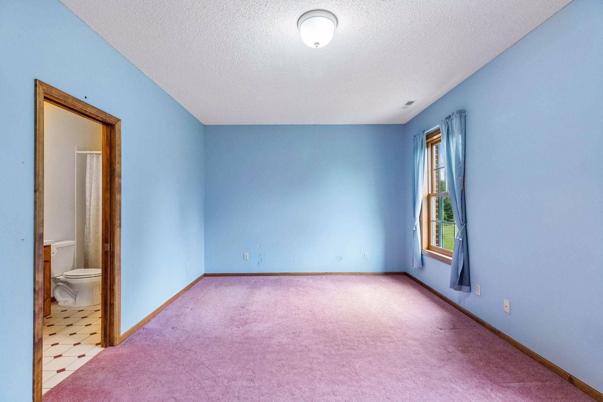 4650 Neal Avenue N, Stillwater, MN 55082