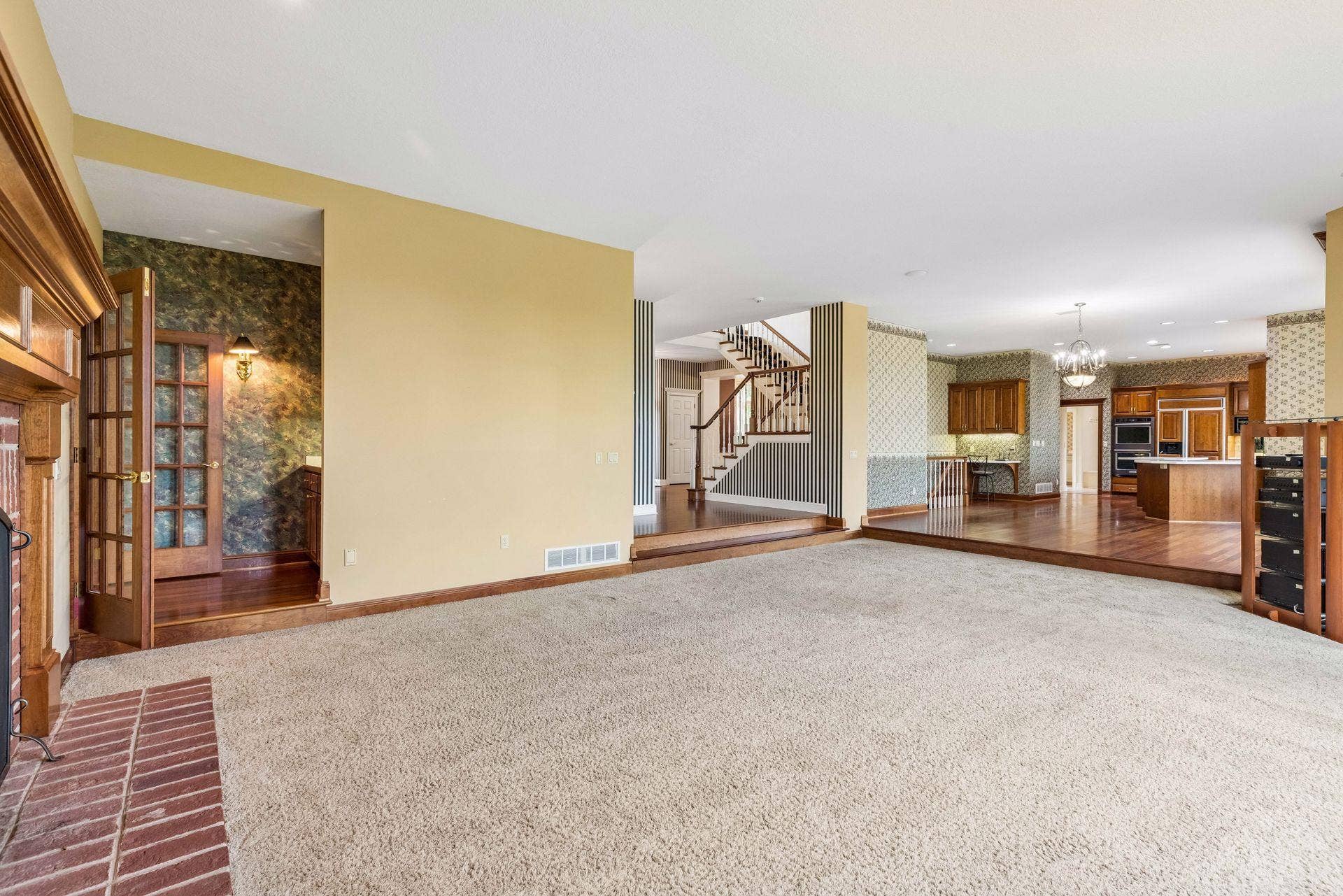 4650 Neal Avenue N, Stillwater, MN 55082